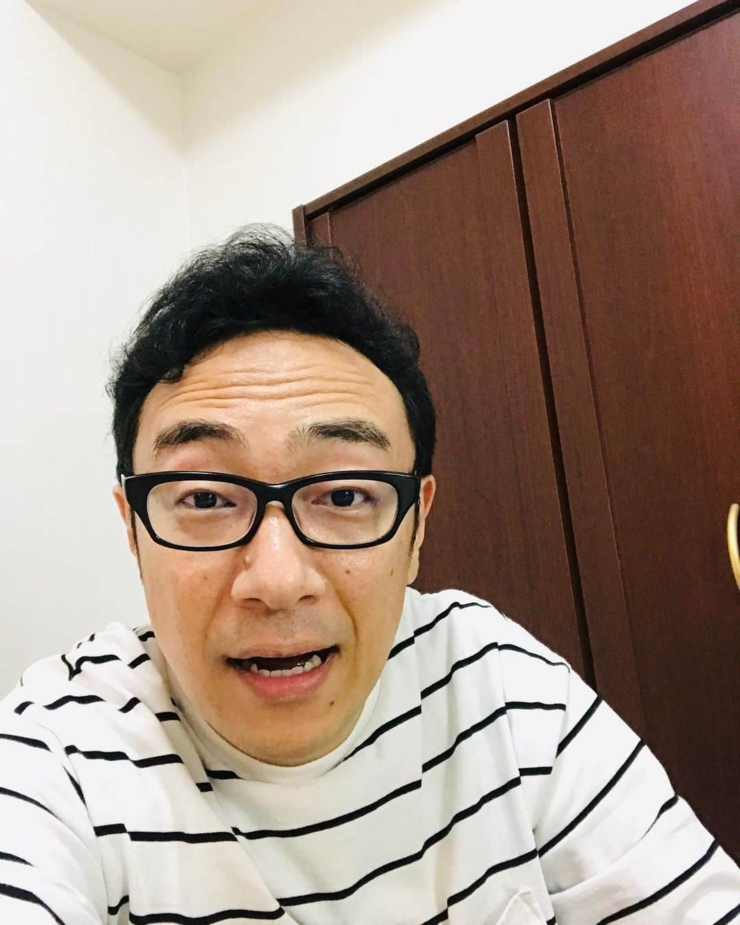 角田晃広さんのインスタグラム写真 - (角田晃広Instagram)「東京03リモート単独公演『隔たってるね。』終了！！ありがとうございました。そしてこれからリモート打ち上げです。そちらも生配信！このあとすぐ！ #東京03#隔たってるね#東京03第2チャンネル」5月27日 20時41分 - akihiro_kakuta