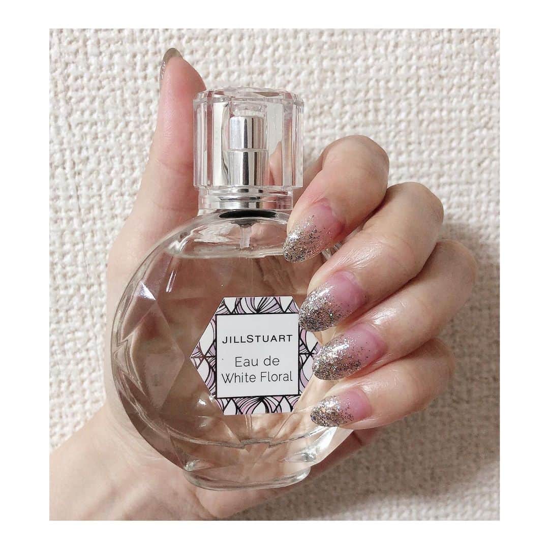愛聖りさのインスタグラム：「. キラキラが好き💖 . #ネイル #グラデーションネイル #グリッターネイル #ラメネイル #newnails #gradation #glitternails  #네일 #💅」