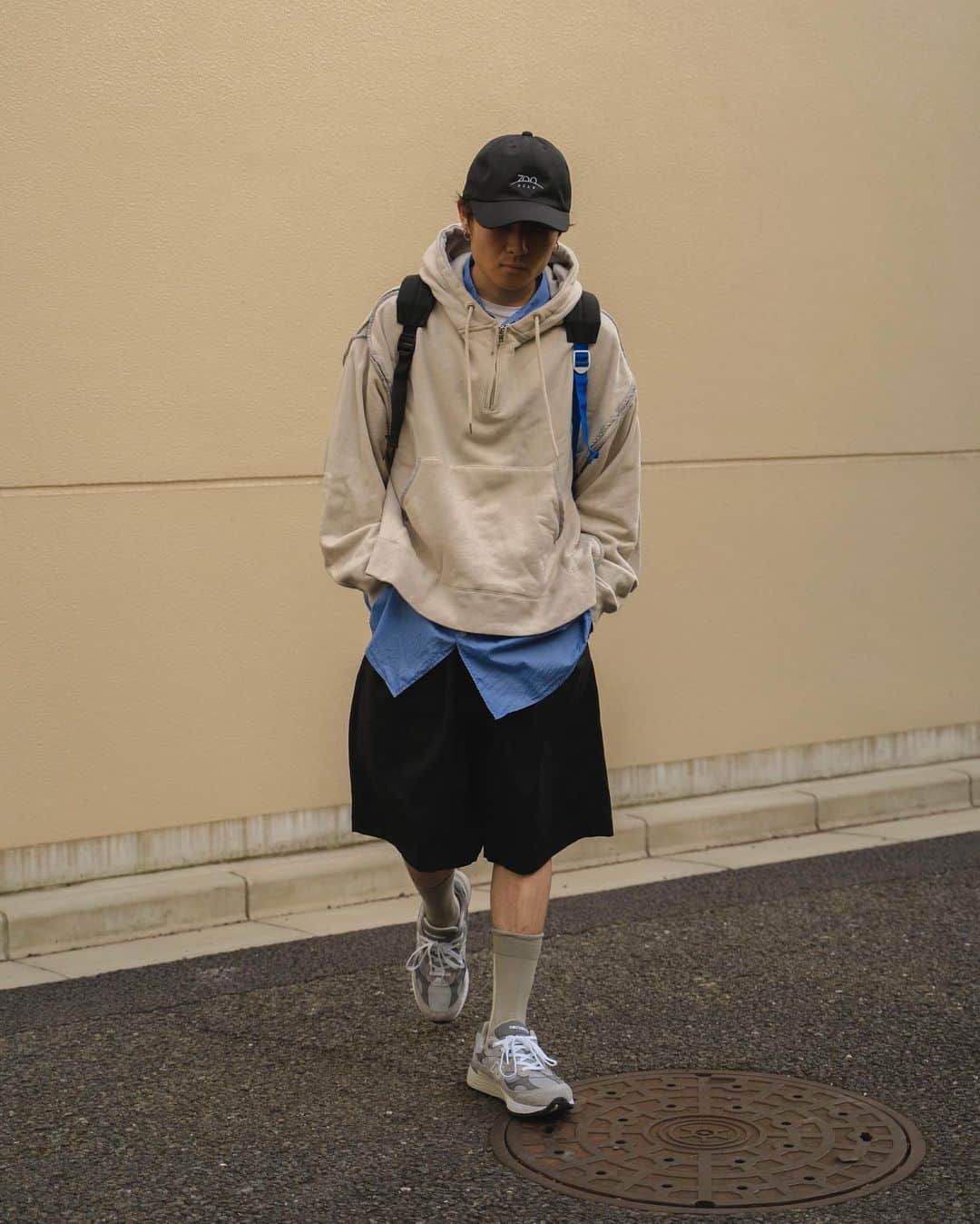 Ryoさんのインスタグラム写真 - (RyoInstagram)「ㅤㅤㅤㅤㅤㅤㅤㅤㅤㅤㅤㅤㅤ パーカーにショーツってあまり合わせるタイミングないけど僕は好きです🙄 ㅤㅤㅤㅤㅤㅤㅤㅤㅤㅤㅤㅤㅤ cap:#700fill hoodie:#yoketokyo shirt:#graphpaper pants:#lownn shoes:#newbalance bag:#kudos」5月27日 20時48分 - ryo__takashima