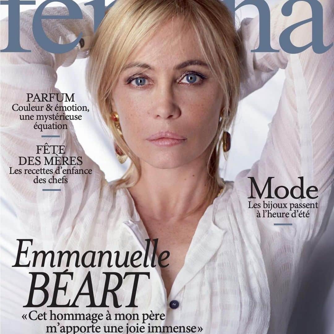 エマニュエル・ベアールのインスタグラム：「Merci ! Thank you  new cover of @versionfemina #repost ・・・ Cette semaine, Emmanuelle Béart fait la Une de notre numéro. Elle nous parle de son hommage à son père. Côté mode, on mise sur les bijoux d’été. Côté beauté, zoom sur le parfum. Découvrez également des recettes dédiées à la fête des mères ! 🤱Emmanuelle Béart, c’est pour parler de son père qu’elle nous émeut. Avec sa sœur Eve, elles ont réuni des artistes de toutes les générations, d’Alain Souchon à Pomme, pour chanter Guy Béart, éternel poète qui aimait les femmes et leur parlait si bien d’amour. Un autre joli cadeau. 🎁 ✍@emmanuelledemarest 📸Sylvie Lancrenon . . . #vf #cover #versionfemina #mag #magazine #love #amour #emmanuellebeart @sylvie.lancrenon ❤️ @polydorfrance  #guybeart  #tribute @bienvenueproduction」