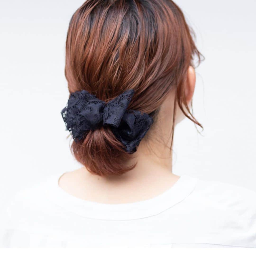 AngeBloomさんのインスタグラム写真 - (AngeBloomInstagram)「🆕 petitフラワーバナナクリップ pink/navy ・ 透けレースが可愛いバナナクリップ💕お値段もお手頃価格でさらに可愛い🙌🧡 ・ @angebloom_official  #angebloom  #アンジェブルーム #レースアクセ #バナナクリップ #髪が多い #バナナクリップアレンジ」5月27日 21時58分 - angebloom_official