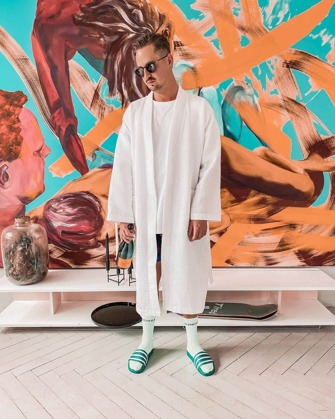 ロビン・シュルツのインスタグラム：「Heute ganz normaler Videodreh in Berlin #videoshooting」