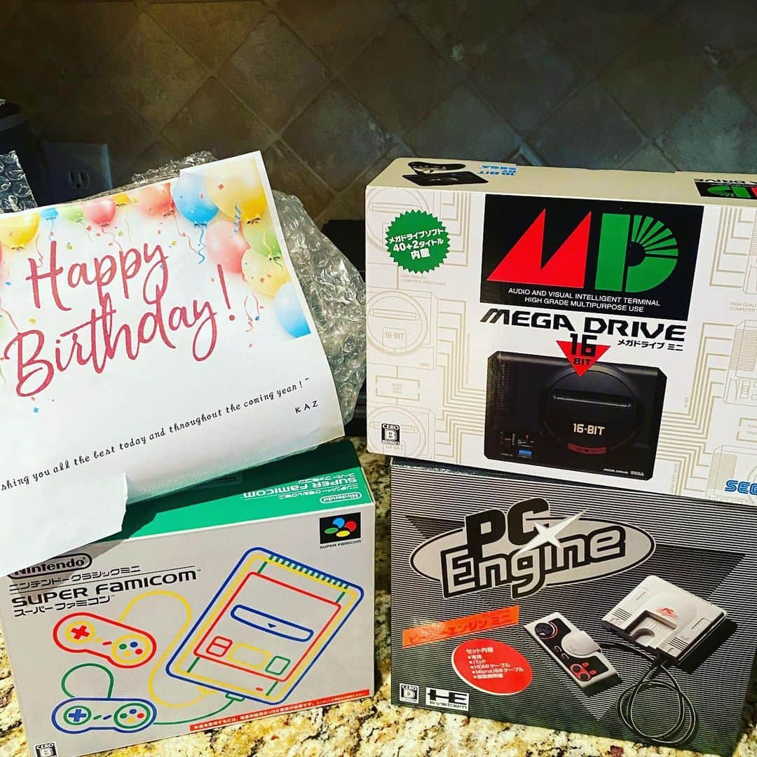 アレン・ジョーンズのインスタグラム：「An early B-day gift from my buddy @kazgearmania in Japan. I miss u my friend. I can’t wait to play these mini consoles.」