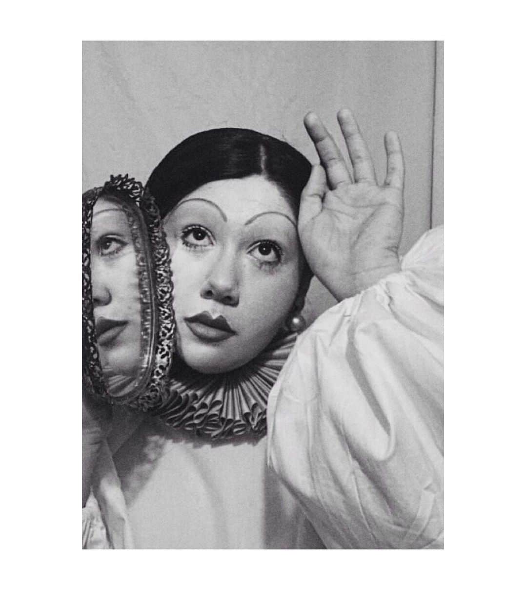 マート・アラスさんのインスタグラム写真 - (マート・アラスInstagram)「“i don’t believe in Art. I believe in Artists” Marcel Duchamp」5月27日 22時59分 - mertalas