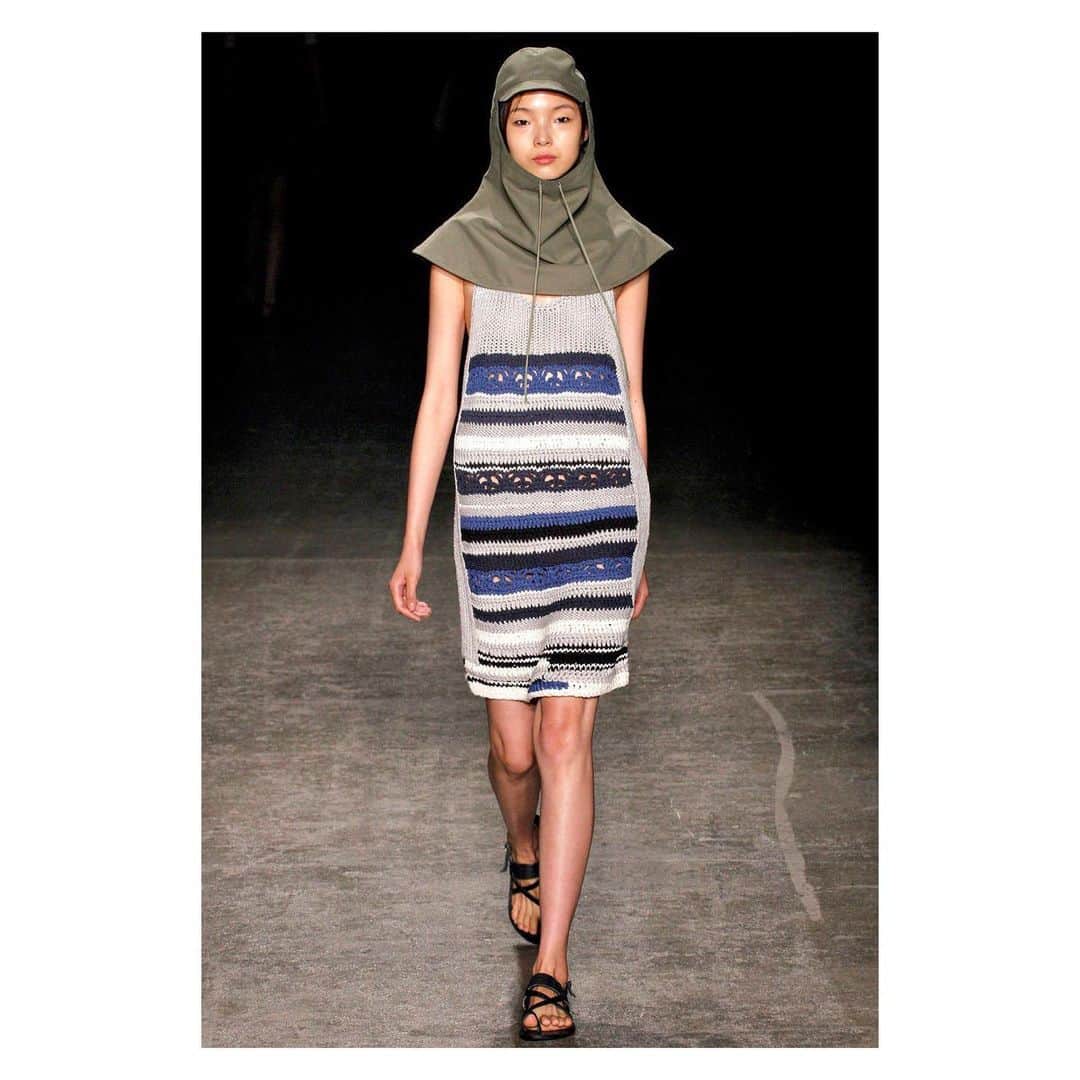 のインスタグラム：「Hand  crochet dress with military army green hat!  #yigalazrouel #shoponline  #archive #runway」