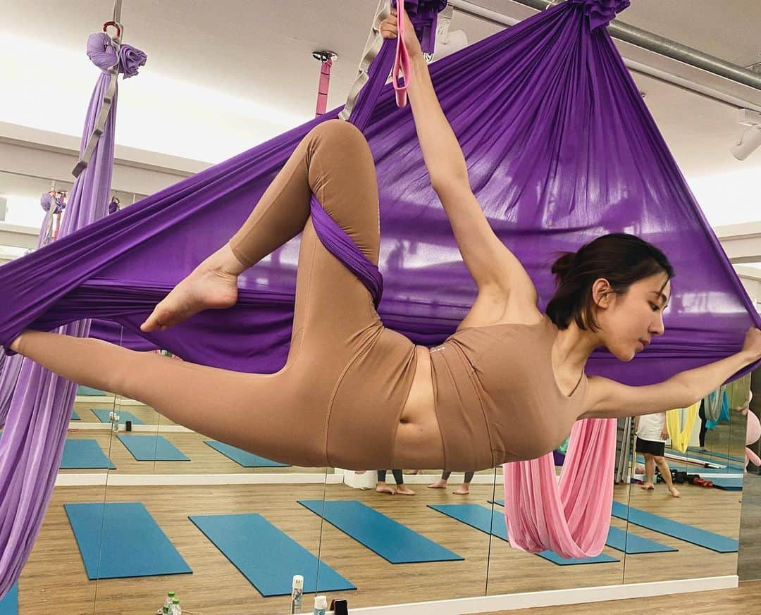 特蕾沙（Teresa）さんのインスタグラム写真 - (特蕾沙（Teresa）Instagram)「刪一千多則影片換的容量😅 圓了昨天沒拍到的悲傷 可以好好睡惹  はい 私は今日も空中ヨガで一日を終わらせまーすっ  良い夢を。 ⭐  #yoga #空中ヨガ #癒される #おやすみなさい #小仙女練飛日記」5月27日 23時25分 - teresa_te.official