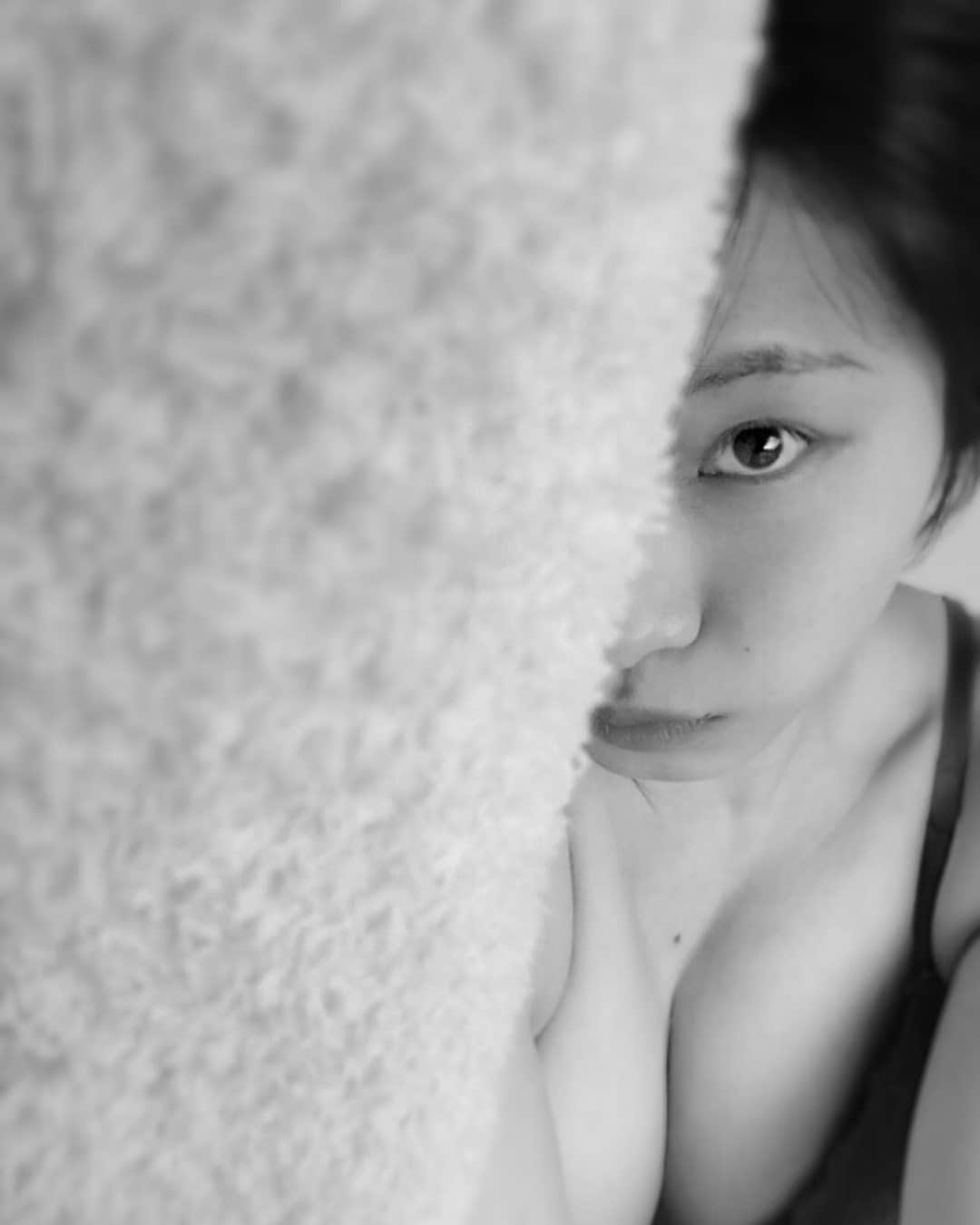 中岡龍子さんのインスタグラム写真 - (中岡龍子Instagram)「. #Glimpse 👀 . . ちらっ|ω･`) . .」5月27日 23時45分 - ryoko1792