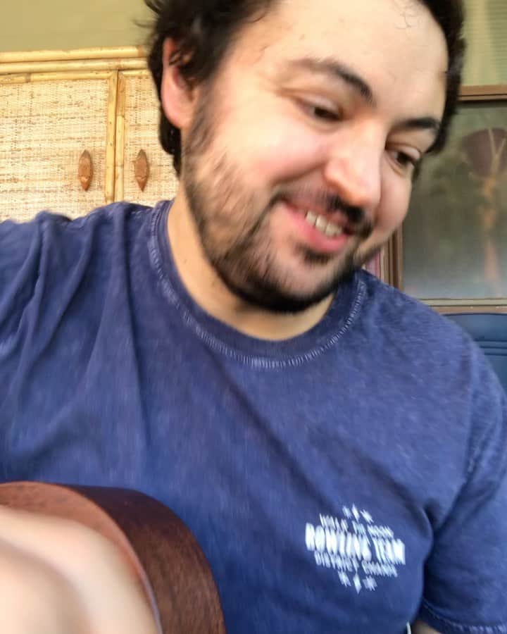 ウォーク・ザ・ムーンのインスタグラム：「working on $$$ this morning, i realized the melody reminded me of another, relatively more famous song. a song that definitely warrants serious guitar face. a song that i definitely don’t really know how to play.」