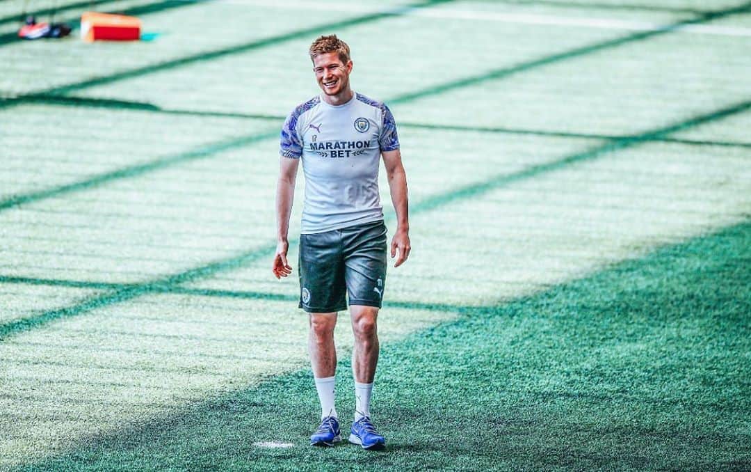 ケヴィン・デ・ブライネのインスタグラム：「Happy to be back doing what we love」
