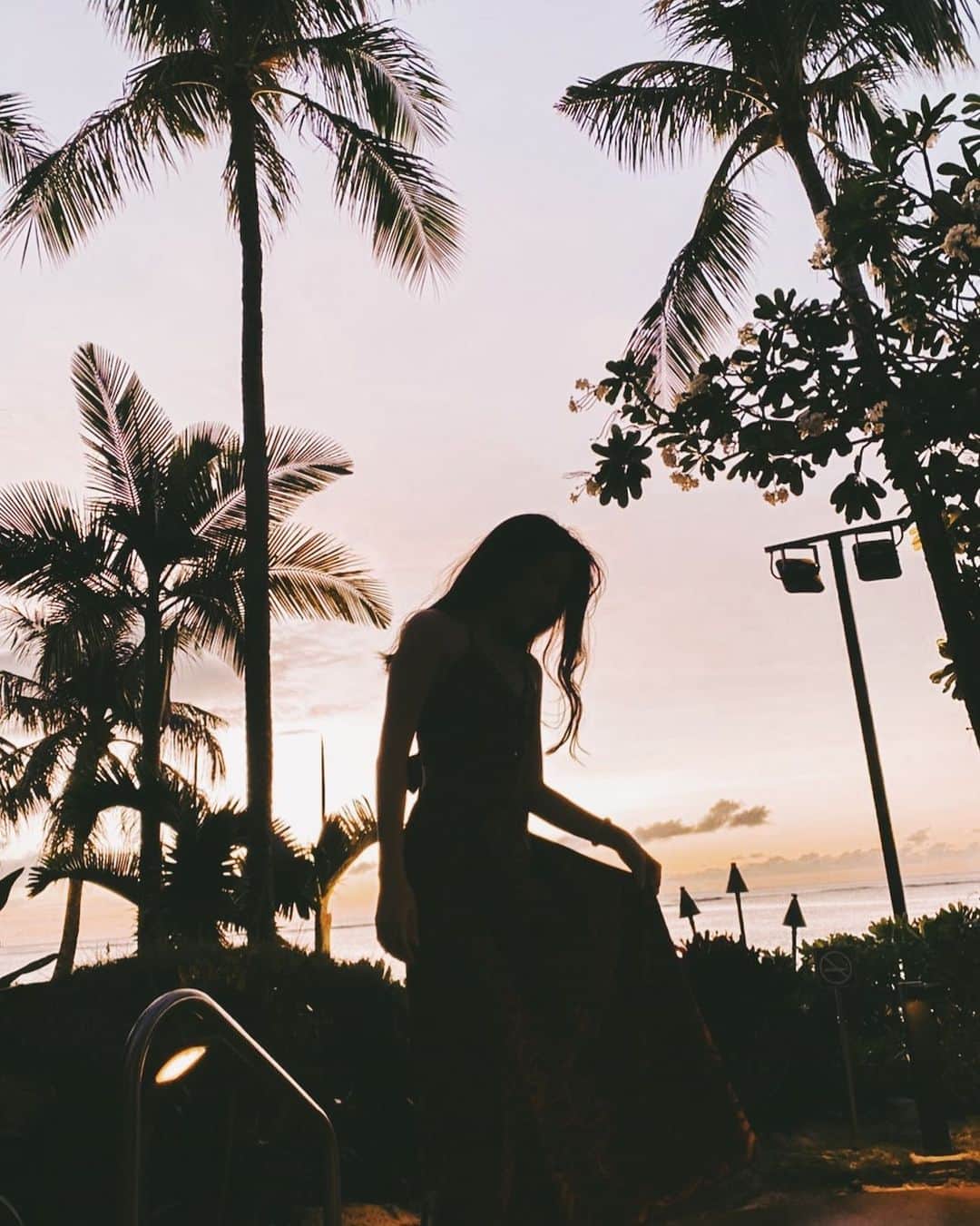 淡輪優希のインスタグラム：「#おやすみなさい🌙 この自粛期間で小さな幸せを見つけるのがうまくなったなー。それ以前は一日中家にいるとかまずありえなかったし、何か目に見えて行動しないとあぁ1日無駄にしたーって思ってしまうタイプでしたが、家にいてもやれる事たくさんあるし、楽しめるようにスキルアップした💫 . それにしても人間の順応性ってすごいなぁ。。ふと思ったけど、逆にまたお仕事とか突然再開した方は元の生活習慣に戻すのも大変な気がする、、身体壊さないように気をつけてくださいね🥺💪 あとはやっぱり解除されたからと言って、不要不急な外出を避けた方が良いことに変わりはないし、引き続き気をつけましょうね。早く野球観戦を球場でしたい、、です⚾️いろいろ発表されても無観客じゃまだ手放しで喜べない😭😭 #stayhome」