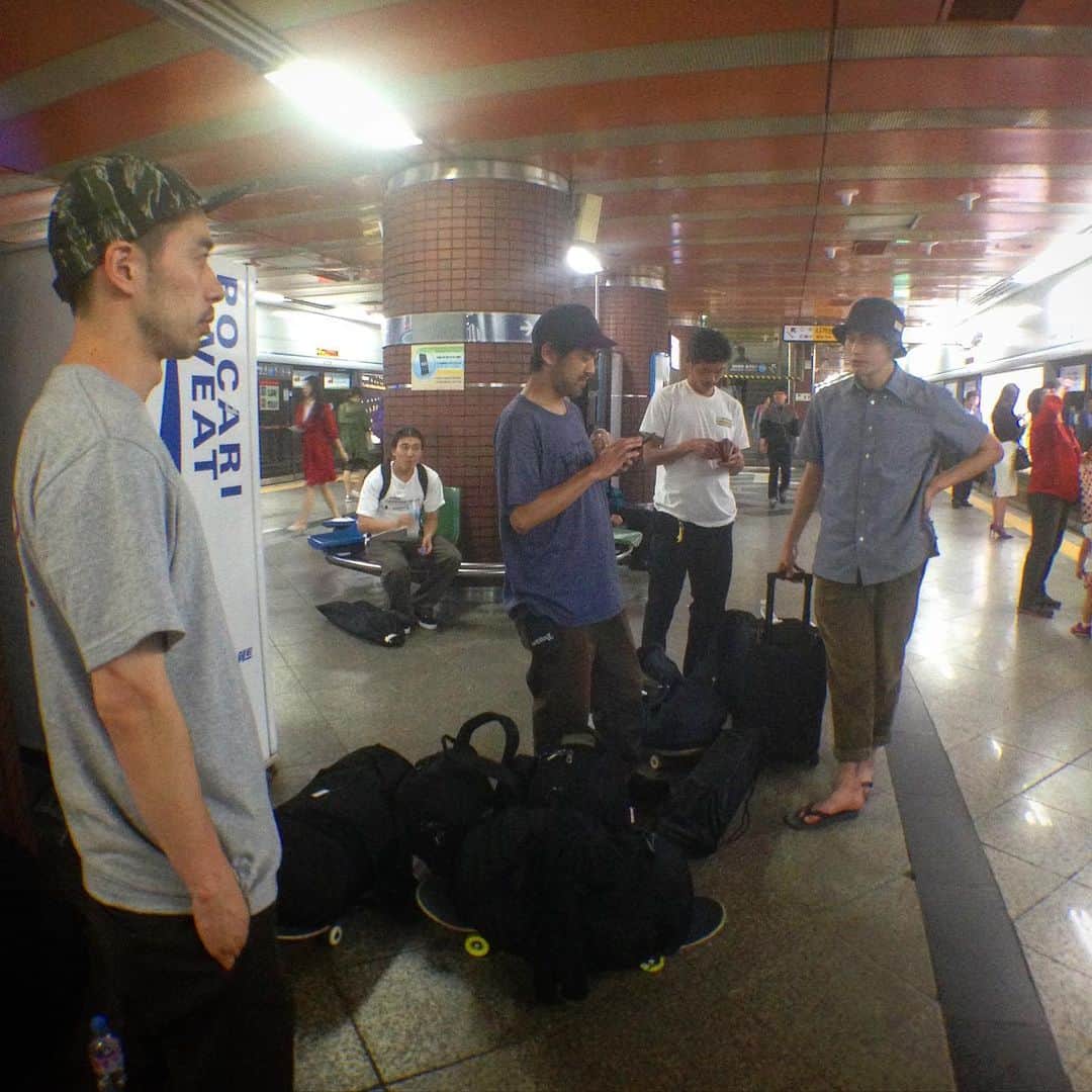 COLOR COMMUNICATIONSさんのインスタグラム写真 - (COLOR COMMUNICATIONSInstagram)「Hiroki Muraoka / Back Lip / Korea tour 2015  ツアーに行きたい。。。 #カラコミツアー2015 #hirokimuraoka #村岡洋樹 #colorcommunications #カラーコミュニケーションズ #カラコミ」5月28日 0時29分 - color_communications