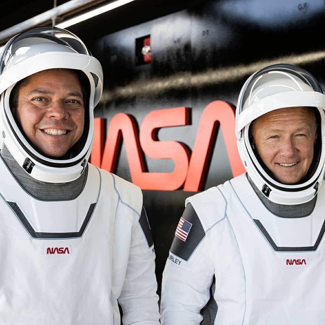 国際宇宙ステーションさんのインスタグラム写真 - (国際宇宙ステーションInstagram)「Watch NASA TV today to see astronauts Bob Behnken and Doug Hurley liftoff aboard the SpaceX Crew Dragon to the station. #LaunchAmerica | https://www.nasa.gov/live  Live coverage 📺: 12:15 p.m. EDT Launch 🚀: 4:33 p.m. Docking 🚀🛰: 11:39 a.m. Thursday  #launchamerica #nasa #astronauts #spacex #kennedy #crewdragon #dragon #unitedstates #florida #International #space #station」5月28日 0時52分 - iss