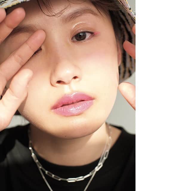 のインスタグラム：「・ ﻿ my mork♥﻿ ﻿ グロッシーな目元﻿ ＆﻿ PINKなライン﻿ ﻿ #mini#magazine#work#make#makeup#beauty#hairmake#aitakahashi#きべメイク#きべヘアー#🍡﻿ ﻿」