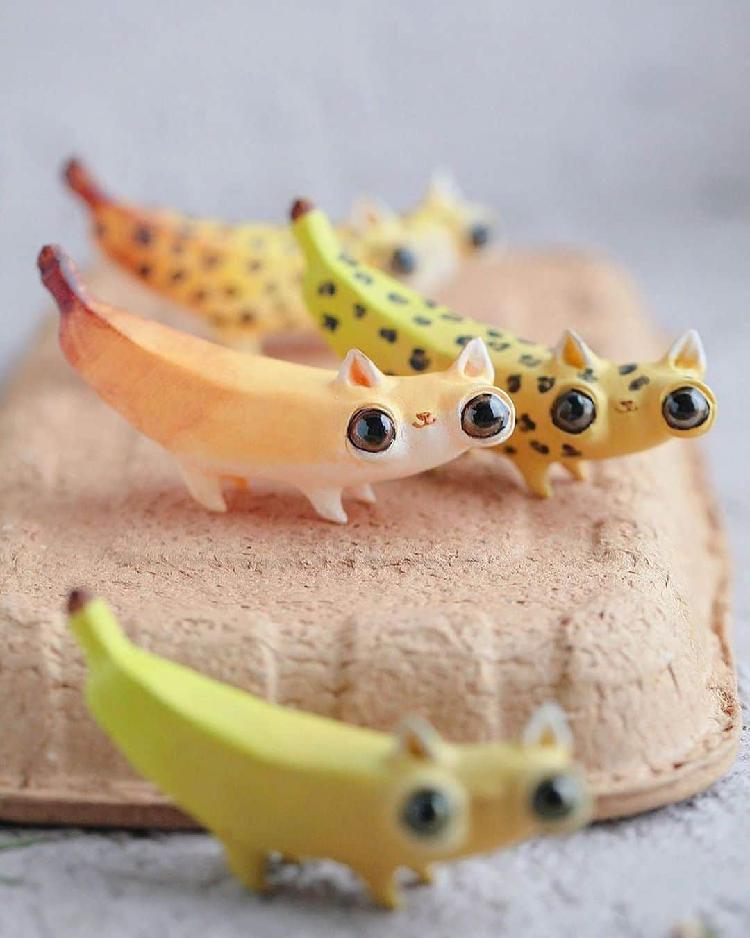 Instagramさんのインスタグラム写真 - (InstagramInstagram)「These cats are bananas. ⁣ 🍌🐈🍌⁣ Doll artist Anna Nazarenko’s (@awesome_oso) menagerie of handmade, hybrid creatures includes broccoli sheep and Milky Way cows, and yes, banana cats. “I love mixing different things and literally anything will become a cute creature if you add a kitty face on it 😊,” she says. “I take inspiration from various shapes but it’s dull to just sculpt a banana, right?”⁣ ⁣ “My creatures must bring joy and smiles. They must be pleasant to look at and they must not break easily.” #ThisWeekOnInstagram⁣ ⁣ Photo by @awesome_oso」5月28日 1時01分 - instagram