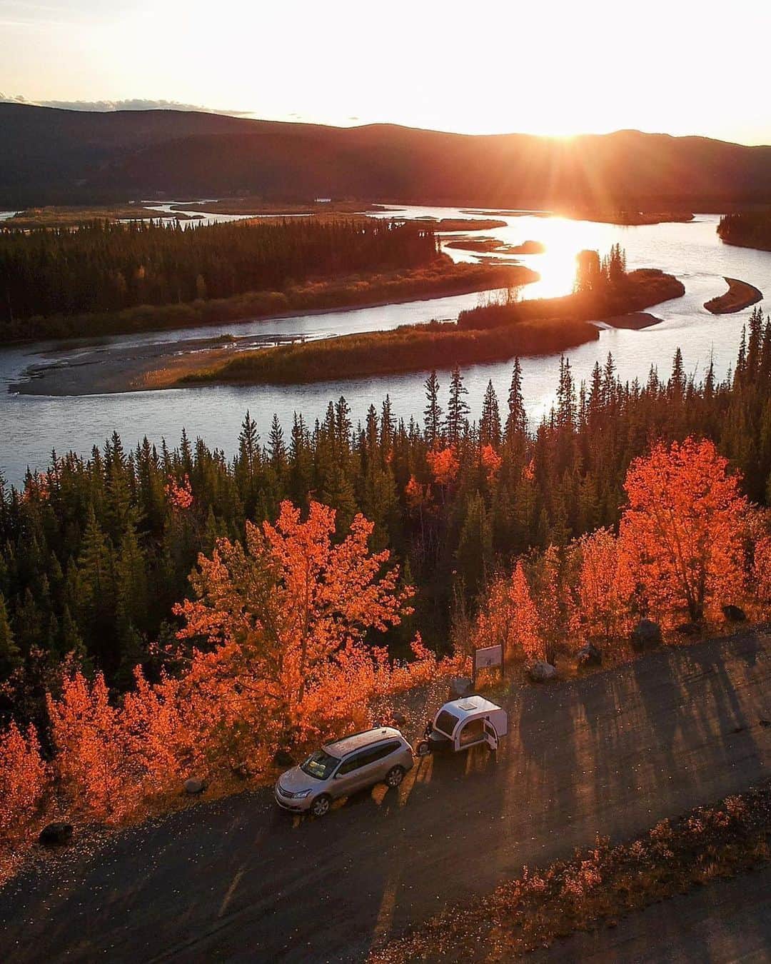 Explore Canadaさんのインスタグラム写真 - (Explore CanadaInstagram)「Today's #CanadaSpotlight is on @travelyukon!⁠⠀ ⁠⠀ We're sharing the love for all things Yukon today. Which picture is your favourite? ⁠⠀ ⁠⠀ Home to Canada's five highest mountains, a multitude of meandering rivers and alpine-fed lakes, this Canadian territory is the perfect destination for explorers and adventurers alike. Here are a just a few of the many things to love about the Yukon:⁠⠀ ⁠⠀ 💛 In the summer, the Midnight Sun shines all day and night in some areas!⁠⠀ 🧡Around 80% of the Yukon is wildneress, making it the perfect escape to reconnect with nature.⁠⠀ 💙There are 14 unique First Nations in the Yukon, plus a huge array of historical sites.⁠⠀ ❤️The Dempster Highway is the only Canadian road to the Arctic Circle - imagine that for a roadtrip!⁠⠀ ⁠⠀ While the Yukon borders remain closed for now, you can still head on over to @travelyukon for some more Yukon inspiration and updates. ⁠⠀ ⁠⠀ ⁠⠀ #ExploreCanadaFromHome #ForGlowingHearts ⁠⠀ ⁠⠀ 📷: ⁠⠀ 1. @johnrosano5⁠⠀ 2. @tomtuffee⁠⠀ 3. @jakegrahamphoto⁠⠀ 4. @sonny.parker⁠⠀ 5. @voyagesofmine⁠⠀ 6. @erynmacgillivray⁠⠀ 7. @jesseschpakowski⁠⠀ 8. @amy_upnorth⁠⠀ 9. @wild_route_adventure⁠⠀ ⁠⠀ ⁠⠀ 📍: @travelyukon⁠⠀ ⁠⠀ #ExploreYukon」5月28日 2時06分 - explorecanada