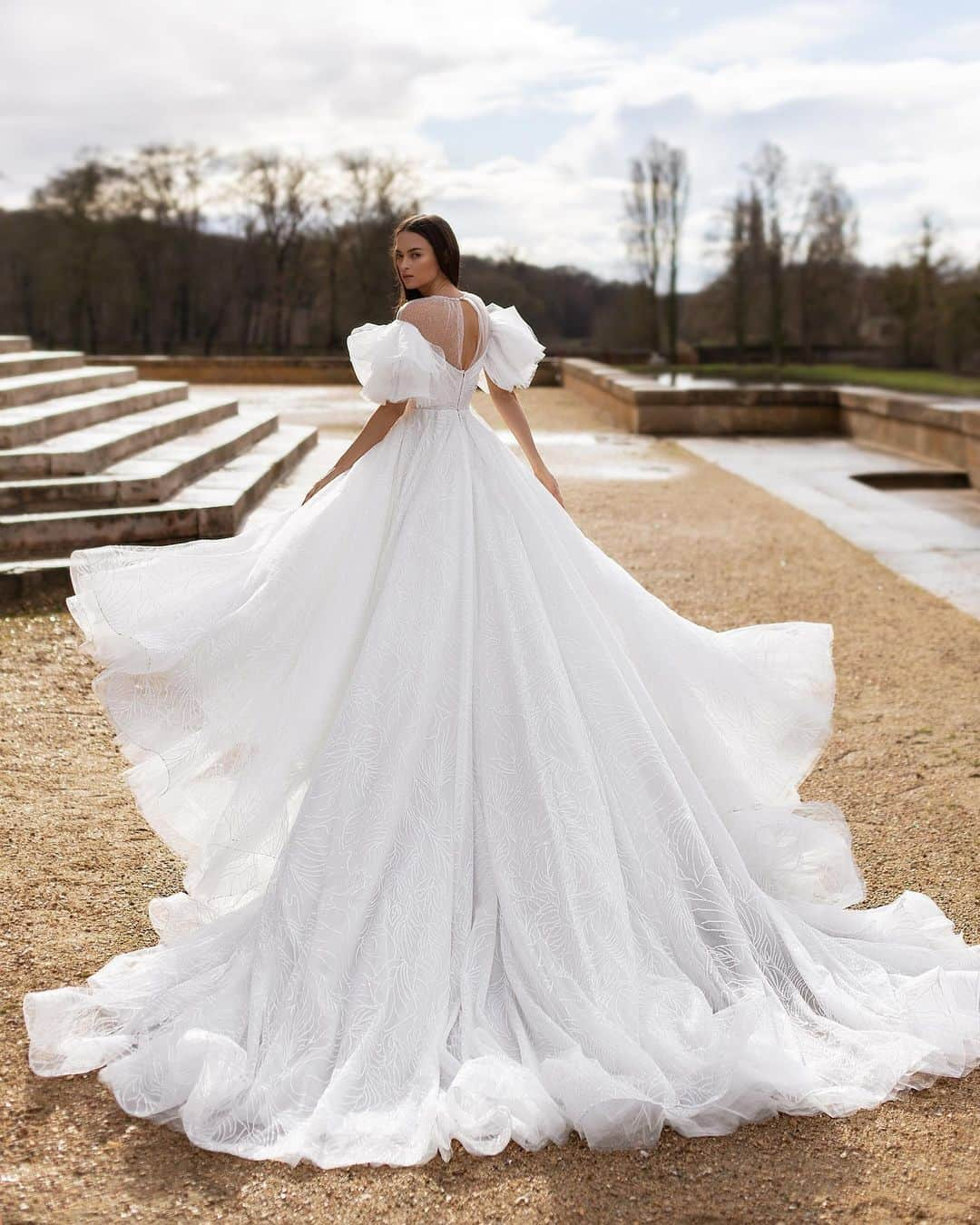 Wedding Lifeさんのインスタグラム写真 - (Wedding LifeInstagram)「@pollardi_fashion_group ⠀ @pollardi_fashion_group Premium designer wedding images. Luxury as a way of life. For the most exquisite brides. Wedding dress #Pollardi - is an exquisite design, flowing plume, an abundance of handmade embroidery, unique lace of own production. ⠀ @pollardi_fashion_group -  is a status, it's a luxury, it's a way of life. It is a reflection of the bride's inner world, the quintessence of her ideas about the perfect wedding. The luxury and brilliance, the light of the soffits, the bright fireworks on the background of the night sky - this is the wedding which deserves every bride who has chosen our dress.  #PollardiFashionGroup #newcollection #weddinggown #instawedding #weddingday #wedding #weddingdress #bridal #bride #fashion #style #newyork #london #dubai #paris #istanbul #moscow #sydney #nyc #gowndress #eveningdress #miami #hautecouture #moda #ウェディングドレス #花嫁 #ウェディングフォト v #おしゃれ花嫁  #2021夏婚」5月28日 2時19分 - wedding_life