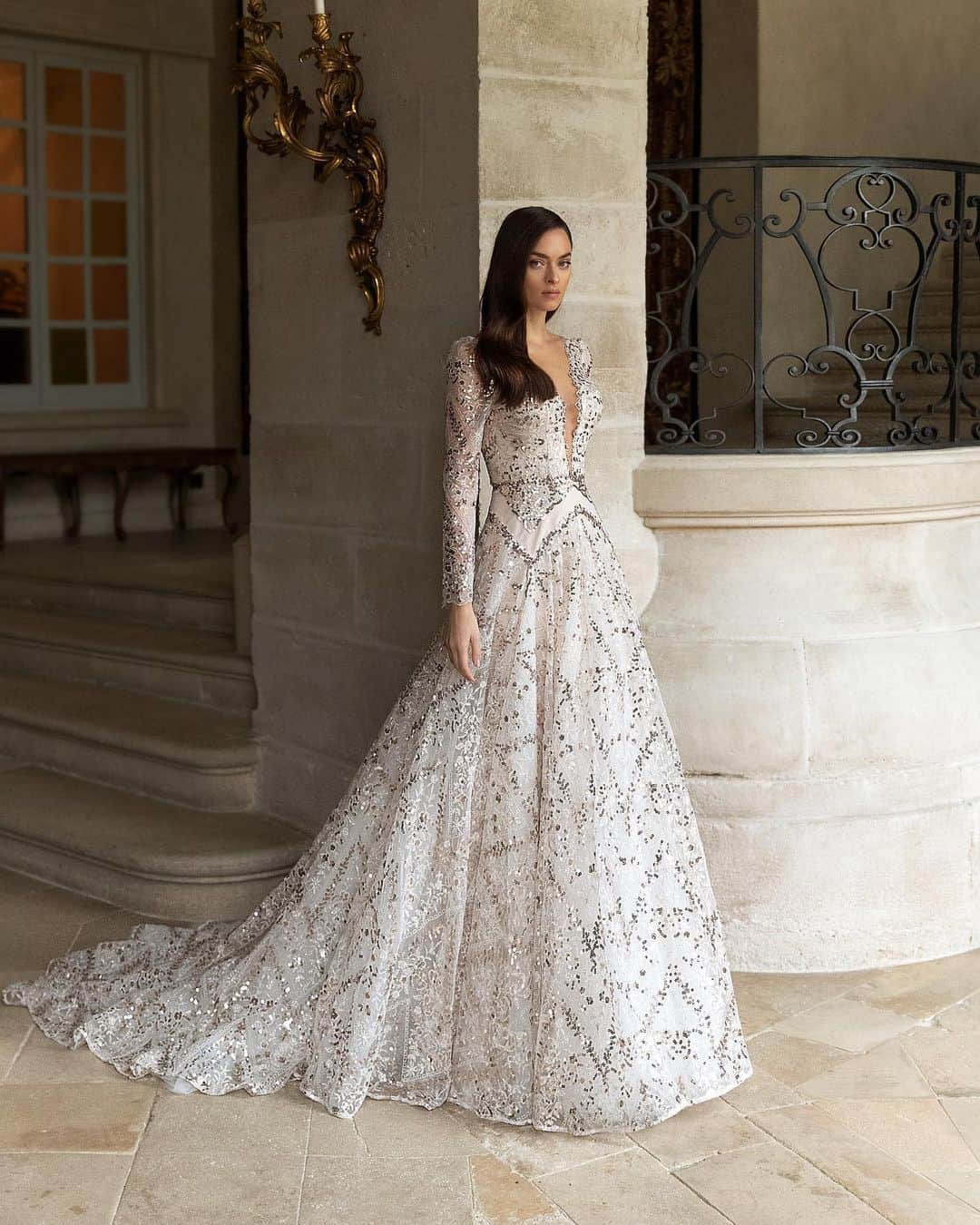 Wedding Lifeさんのインスタグラム写真 - (Wedding LifeInstagram)「@pollardi_fashion_group ⠀ @pollardi_fashion_group Premium designer wedding images. Luxury as a way of life. For the most exquisite brides. Wedding dress #Pollardi - is an exquisite design, flowing plume, an abundance of handmade embroidery, unique lace of own production. ⠀ @pollardi_fashion_group -  is a status, it's a luxury, it's a way of life. It is a reflection of the bride's inner world, the quintessence of her ideas about the perfect wedding. The luxury and brilliance, the light of the soffits, the bright fireworks on the background of the night sky - this is the wedding which deserves every bride who has chosen our dress.  #PollardiFashionGroup #newcollection #weddinggown #instawedding #weddingday #wedding #weddingdress #bridal #bride #fashion #style #newyork #london #dubai #paris #istanbul #moscow #sydney #nyc #gowndress #eveningdress #miami #hautecouture #moda #ウェディングドレス #花嫁 #ウェディングフォト v #おしゃれ花嫁  #2021夏婚」5月28日 2時19分 - wedding_life