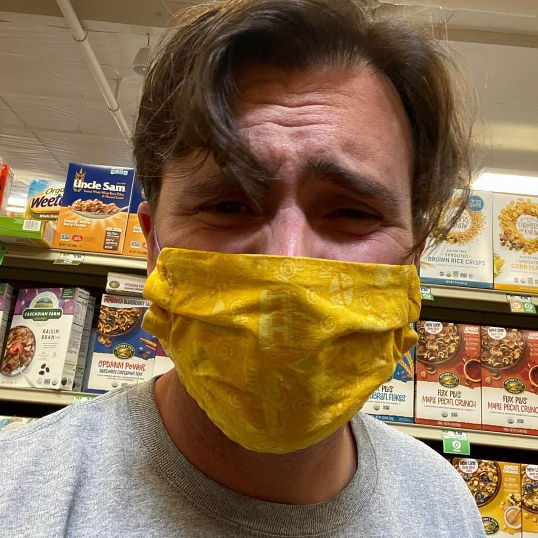 のインスタグラム：「No one knows how hard I jam to Part Time Lover in public. These are great!」
