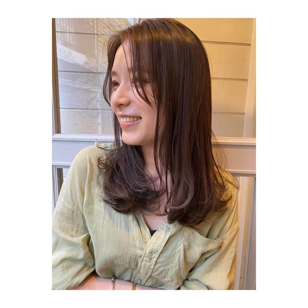 桜めいさんのインスタグラム写真 - (桜めいInstagram)「💚 髪の毛が限界だったので @garland_tokyo へ トリートメントしてもらって 傷んだ毛先も切ってもらって 全体的に軽くしてもらって とてもスッキリ🥺❤️ @garland.sakaki  @yuumakiiii  いつもありがとう🙇‍♀️💕 久々会えて嬉しすぎて マシンガントークしてしまった... 聞いてくれた皆さんありがとう🥺❤️笑 ・ #garlandtokyo #longhair」5月28日 13時39分 - mei_0406