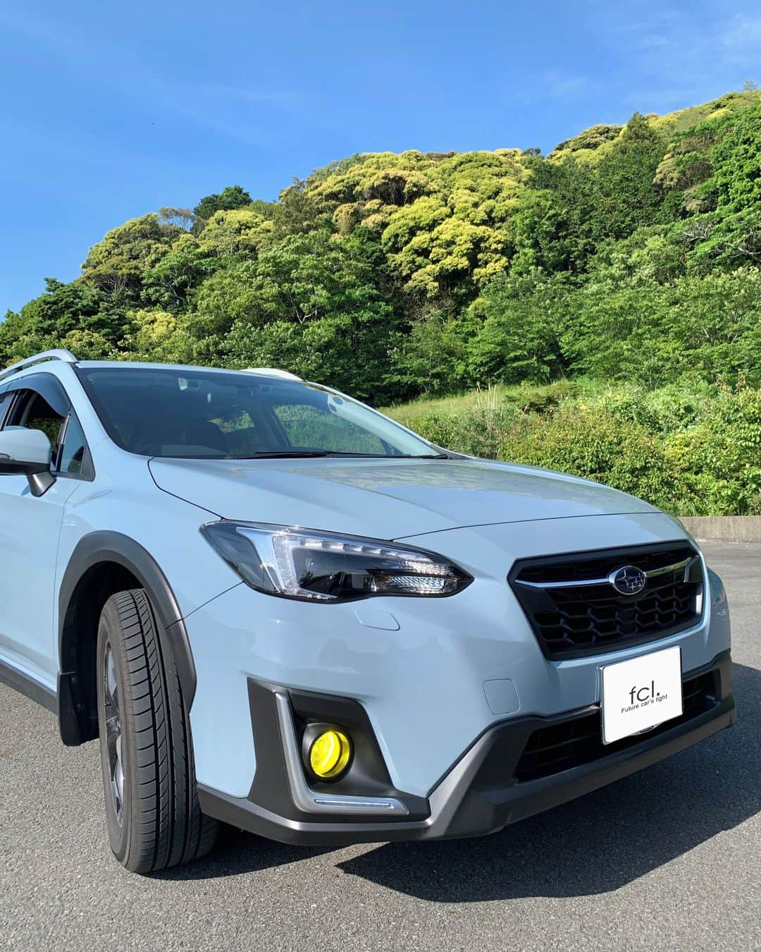 fcl.(エフシーエル)さんのインスタグラム写真 - (fcl.(エフシーエル)Instagram)「. @treetopseyo様 #SUBARU XV #GT7　2019年式 . ********************* 取り付け商品 ********************* フォグランプ： #fclカラーチェンジLEDバルブ . ********************* Owner様コメント ********************* イエローフォグを初めて付けました。 instagramでこちらのフォグバルブをつけているオーナーさんが多く、 いいなと思い真似させてもらいました！ カッコよくて見ているだけでも満足ですが、 純正のハロゲンに比べて明るくて視界が良好です。 . 街灯が少ない道を通ることもあるため大活躍しています。 そして気に入っているところは２色切り替えができるところです！ 状況はもちろん気分に合わせて使い分けています。 付けてよかったです😊 . . ********************* 📷フォトコンテスト開催中 ********************* ●テーマ 「fcl.×過去一盛れた写真」 . ●募集期間 2020年5月11日（月）～6月28日（日）まで . ●入賞商品 １位～３位の方へは入賞作品で作った オリジナルキャンバスアートを プレゼントいたします！ . ●参加対象 fcl.で購入した「HIDまたはLEDの点灯写真」が 写っている写真であればご応募いただけます。 . ●応募方法 キャンペンページよりご応募ください。 . ●結果発表 2020年7月上旬～7月中旬 . ●受賞のご連絡 ご応募連絡いただいた際の メールアドレスへ直接ご連絡いたします。 . . ⚠プロフィー欄URL>フォトコンテスト より詳細をご確認いただけます。 →@fcl_ledhid . . . . #fcl #エフシーエル #車のある風景 #愛車のある風景 #車撮影 #車好き #車好きと繋がりたい #車好きな人と繋がりたい #車の写真が好きな人と繋がりたい #愛車撮影 #車のある生活 #愛車自慢 #愛車紹介 #ドライブ好きな人と繋がりたい #愛車と桜 #xvのある生活 #イエローフォグ #スバルxv #subaruxv #subie #subarist #スバリスト #スバル女子 #subieculture」5月28日 12時41分 - fcl_ledhid