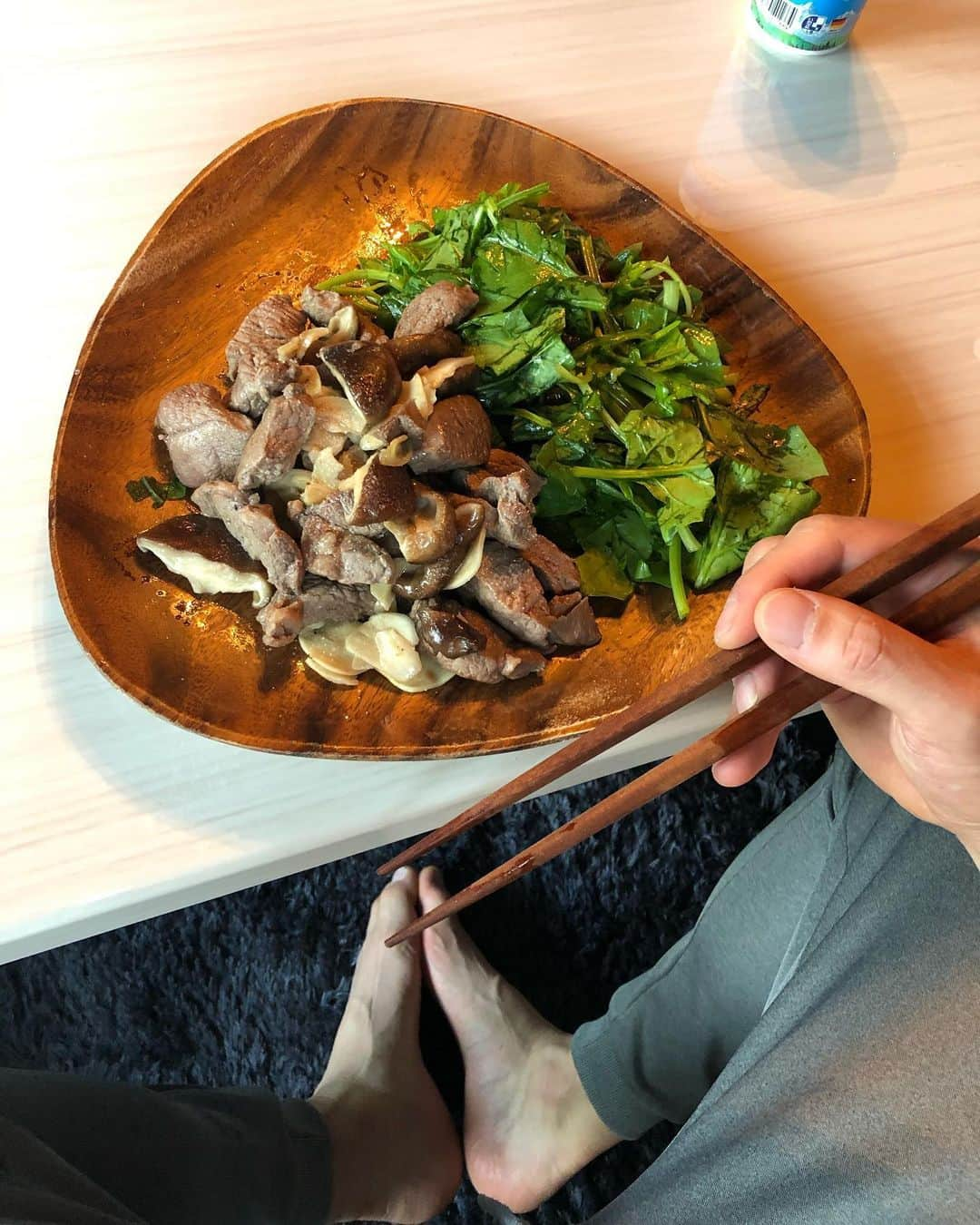 樽美酒研二さんのインスタグラム写真 - (樽美酒研二Instagram)「昼めし食ぅとります🍚 それから今日は月刊ゴールデンボンバーですね🙋‍♂️暇つぶしにどーぞ✨ ＜ニコニコ生放送＞ ゴールデンボンバーの月一レギュラー生放送🎙 5月28日(木)開場21:50 開演22:00 「月刊ゴールデンボンバー☆メンバー全員生登場」👨‍👨‍👦‍👦 https://live2.nicovideo.jp/watch/lv326090395」5月28日 13時06分 - ketsu.no.kamisama