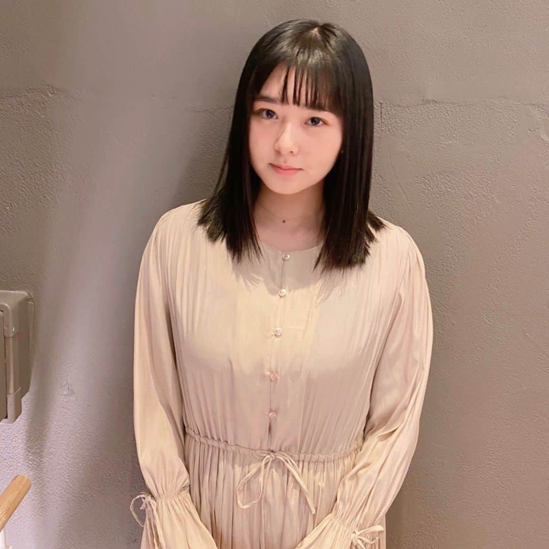 黒谷磨世のインスタグラム：「髪の毛が生き返りました🧚🏻‍♀️ . #美容院」