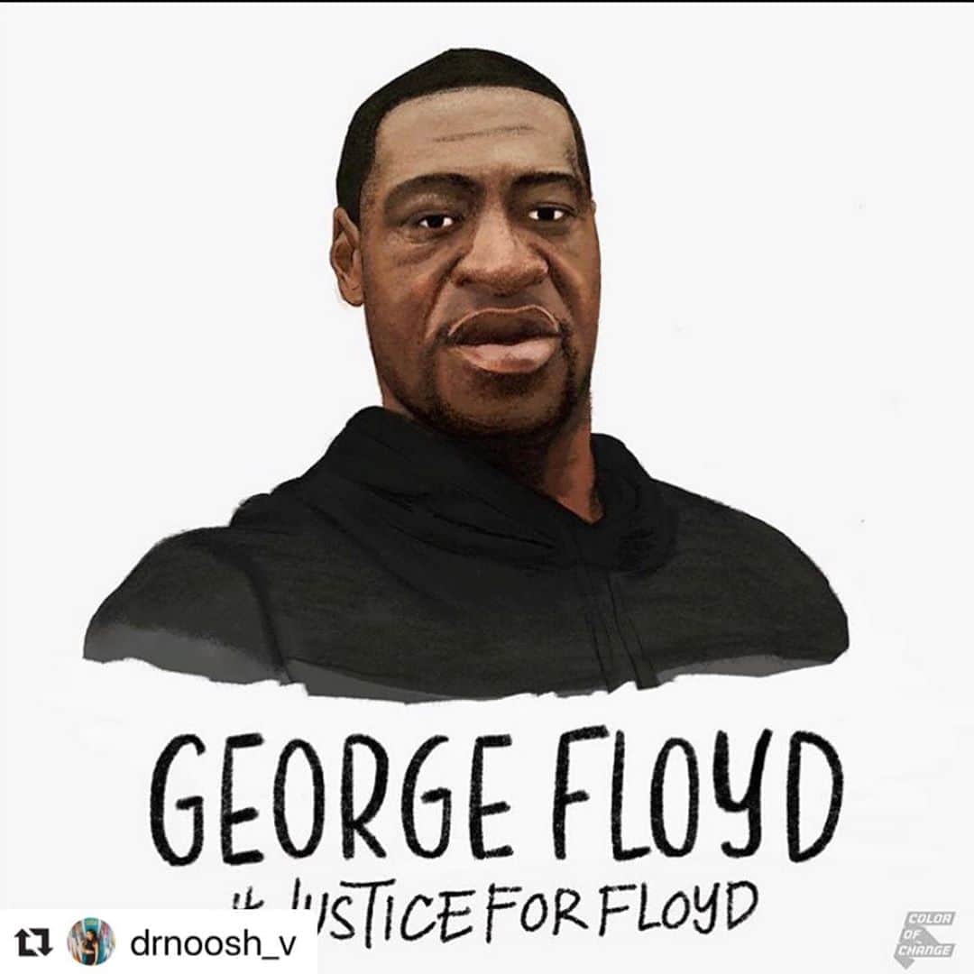 ロッチェル・エイツのインスタグラム：「#Repost @drnoosh_v with @make_repost ・・・ Hearing #georgefloyd call for his mother was gut wrenching. Though there can never really be any sort of “justice” for racist hate crimes,  please do Text ‘Floyd’ to 55156 to demand the cops who murdered him are charged. Swipe right to see the protest in MN, where officers showed up in riot gear and fired tear gas, even directly at peaceful protestors.」