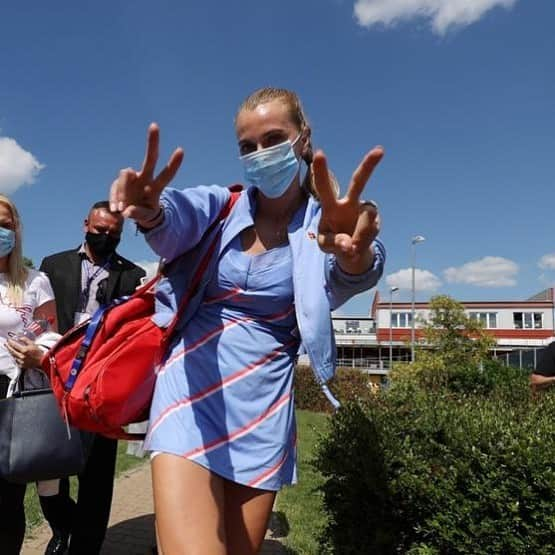 PetraKvitovaさんのインスタグラム写真 - (PetraKvitovaInstagram)「Feeling grateful to be playing matches again this week. Of course the situation is different, but it still sounds nice to say I am playing a final tomorrow 😀✌️ ... 📷 @lebik」5月28日 4時57分 - petra.kvitova