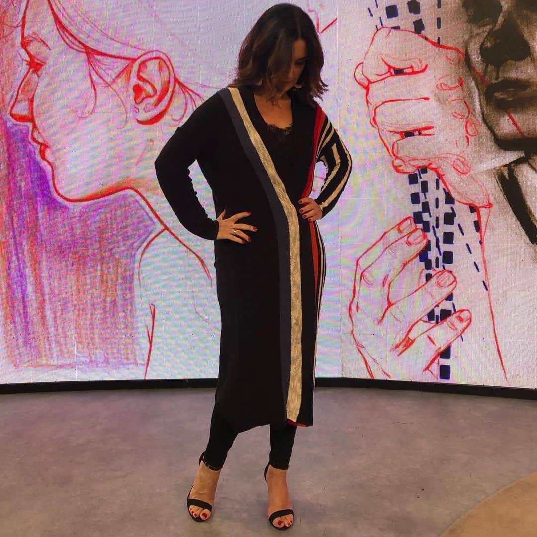 ファチマ・ベルナルデスのインスタグラム：「Gostaram do look de hj? Adoro esses casacos longos. Usei no #encontrocomfatima e costumo usar fora da TV também.」
