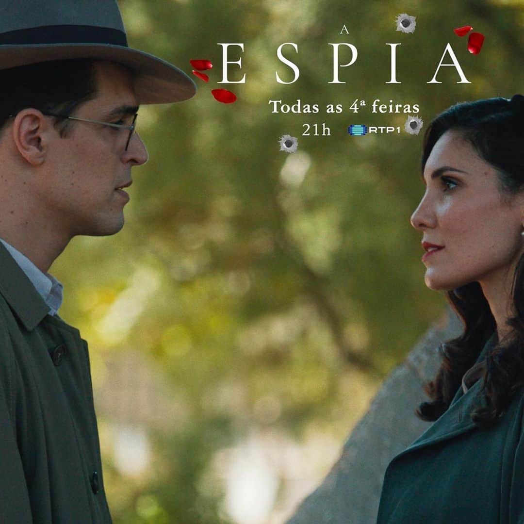 ダニエラ・ルーアのインスタグラム：「Custa-me acreditar que hoje é o último episódio de @a_espia ... um projecto feito com paixão, dedicação e amor, tanta antecipação e agora, num piscar de olhos... já acabou! Espero que gostem deste episódio, adorava saber se gostaram :) tenho saudades deste elenco e desta equipa ♥️ . I can’t believe that tonight is the last episode of #AEspia a project made with passion, dedication and heart... there was so much anticipation for it to begin and now in the blink of an eye... its over! I hope you love this episode, would love to hear your thoughts :) I already miss this cast and team ♥️ For non Portuguese speakers, I wish I knew when a subtitled version comes out, but I don’t! . #espias #portugal #espiões #1940s @diogomorgado @rtpplay @rtppt #passion #paixão #saudades」