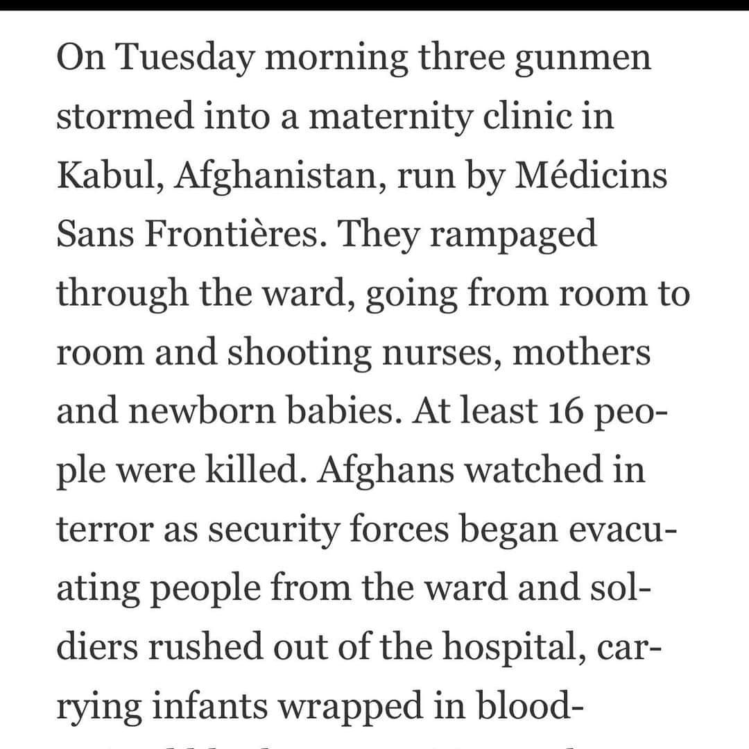 レナ・ヘディのインスタグラム：「Link to full piece @npr in bio. I was speaking to my friend @salamaldeen two days ago. We were talking about all the people who have fled such violence and are now stuck in hell, #moria day after day facing more violence and endless violation of human rights. We have to call on our governments in the EU to act .. to do something .. to make a change, to financially back those like @teamhumanity @molhamteam @movementonthegroundofficial  and so many more, who have the will and the way forward. This needs to be the conversation that doesn’t die out. Everyone deserves a chance @chooselove 🧡 @rescueorg 🧡」