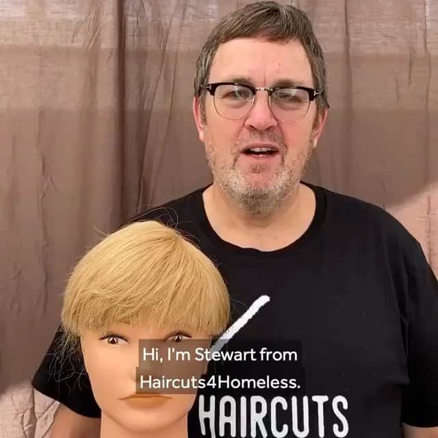 レナ・ヘディのインスタグラム：「Even though seeing you rub a dolls head makes me laugh Stuart 🧡🧡🧡 I love you and you’re fucking brilliant and the day you can share your magic  again will be wonderful 🥰🥰🥰@haircuts4homelessuk」