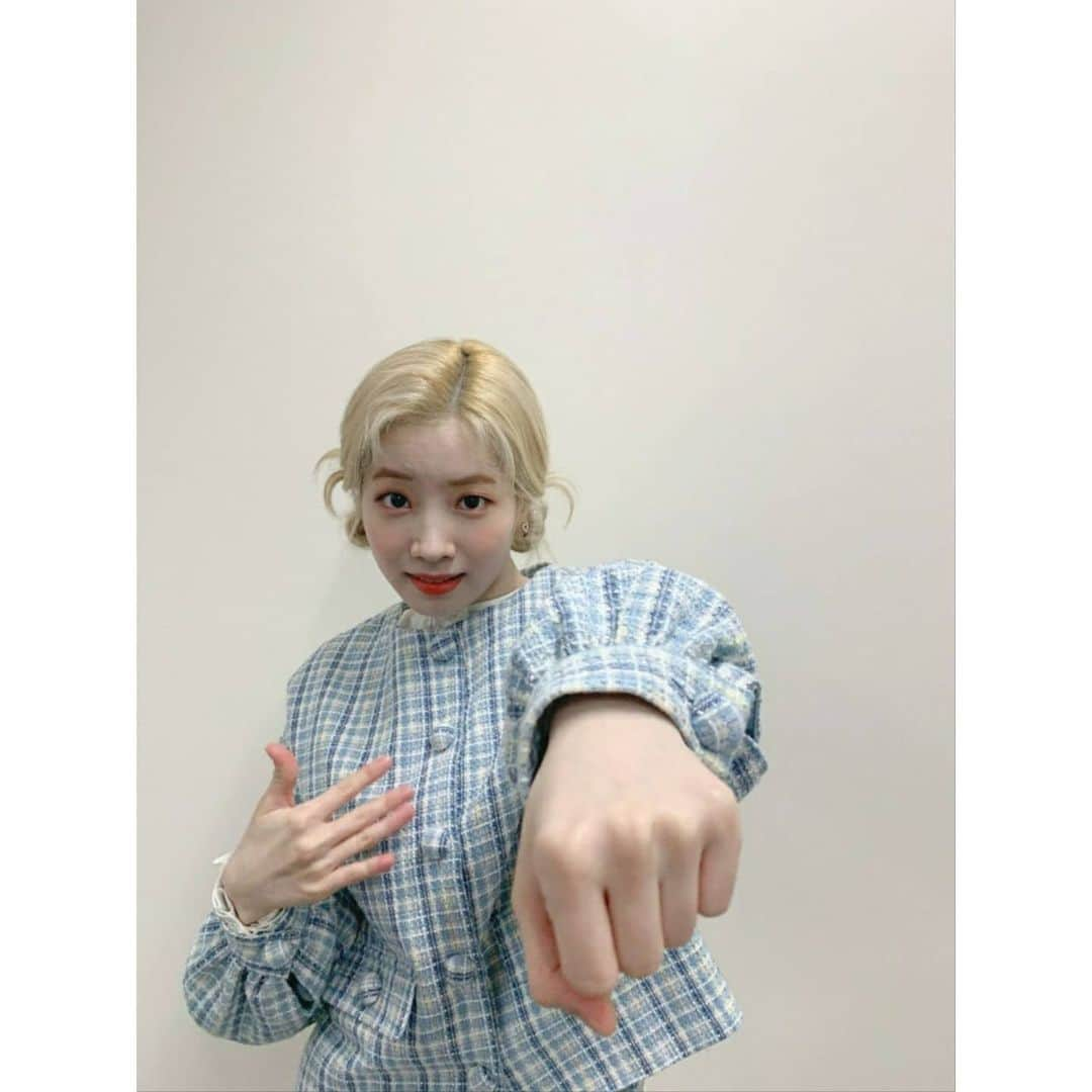 TWICEさんのインスタグラム写真 - (TWICEInstagram)「우리 귀여운 다혀니 축하햇♡🍑」5月28日 6時56分 - twicetagram