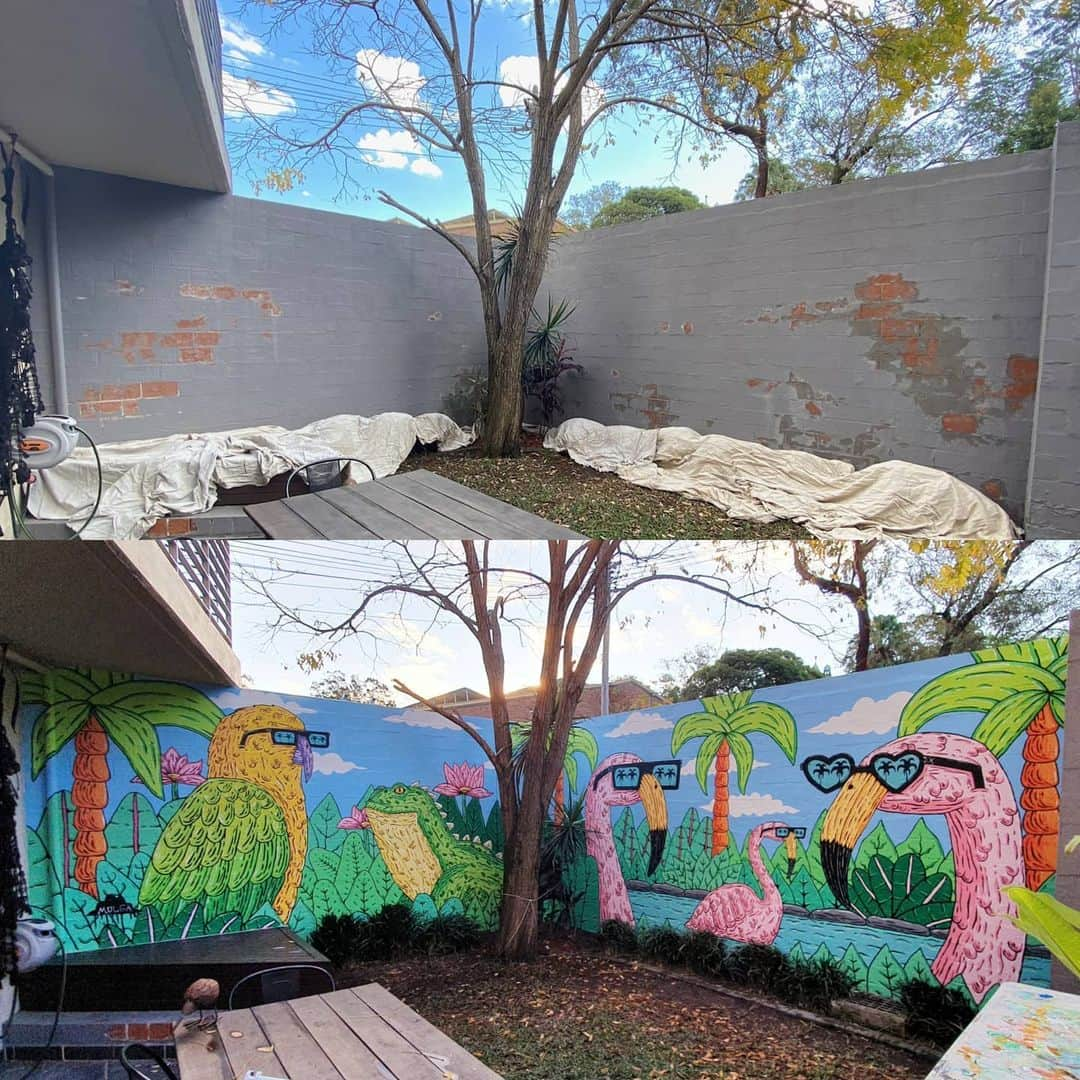 MULGAさんのインスタグラム写真 - (MULGAInstagram)「Spot the difference! 🤡⁣ Some recent mural action in a private residence in Leichardt. ⁣ ⁣ Slide into those DMs if you're needing a before and after photo at your place 📸😉. ⁣ ⁣ The story of The Flamingo Crew and friends 🦩🌴⁣ ⁣ Once there was a flamingo crew and they settled in a small island nation known as New Zealand. They lived in close proximity to NZ natives Cush the Kea and Tony the Tuatara and all of them had a penchant for  relaxing amongst the leaves. In between relaxing sessions amongst the leaves they would play long sessions of Boggle, the flamingo's were surprisingly good at Boggle because they were verocious readers and had excellent memory recall. However, Cush the Kea was most often the winner because of her highly competitive temperament and never die attitude. As they say, your attitude determines your altitude. ⁣ ⁣ The End⁣ ⁣ #mulgatheartist #tarplife #flamingo #flamingoart #muralart #kea #tuatara」5月28日 7時25分 - mulgatheartist