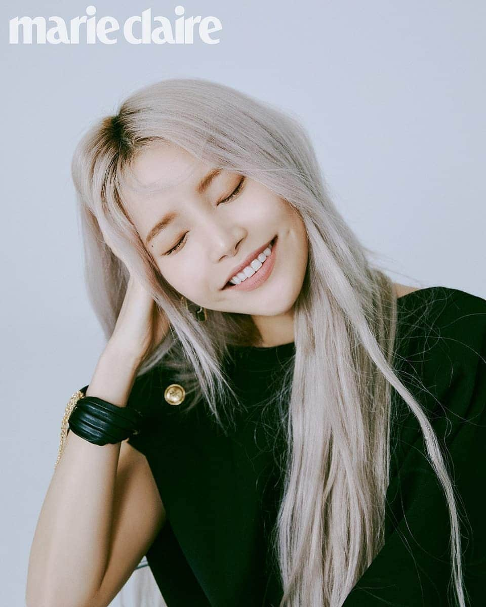 Just a girlさんのインスタグラム写真 - (Just a girlInstagram)「Solar For Marie Claire Magazine June Issue 💚 . . . . .  #솔라 #Solar #김용선 #KimYongSun #MAMAMOO #마마무 #オシャレ #いいね返し #フォロー #韓国人 #韓国 #セルカ #自撮り #ファッション #フォロー #일상#셀카#셀스타그램#오늘의훈남#얼스타그램#훈남#셀피#koreangirl#선팔하면맞팔#좋반#좋아요#선팔#맞팔#오늘의훈녀#훈녀#협찬」5月28日 7時27分 - cecithegirl