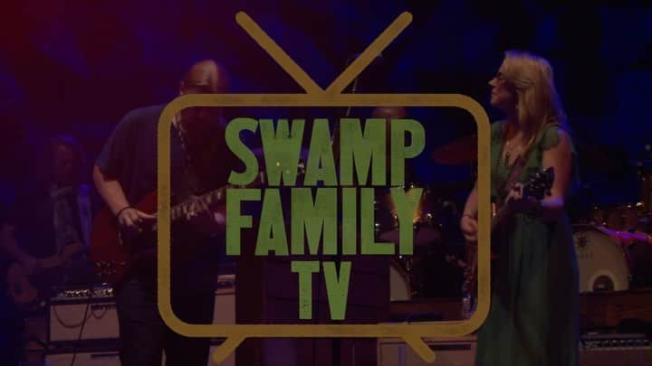 テデスキ・トラックス・バンドのインスタグラム：「Thursday night on Swamp Family TV, we’re back at @redrocksco for the July 29, 2017 show, with guest appearances by John Medeski, Hot Tuna and the Wood Brothers. Tune in at 8pm ET at Facebook.com/DerekAndSusan, at Youtube.com/TTBFromTheRoad or nugs.tv. ‬ ‪This concert is presented in support of @wckitchen’s #ChefsForAmerica nationwide emergency food relief program. Please support their vital work if you’re able by visiting wck.org, and thank you again for your ongoing generosity!」