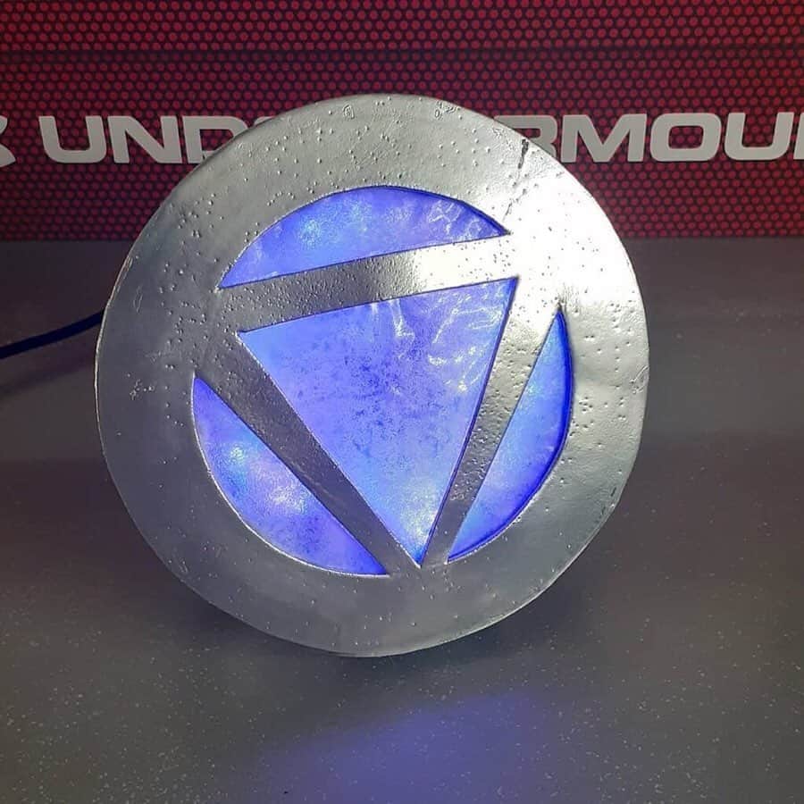 Marvel Entertainmentさんのインスタグラム写真 - (Marvel EntertainmentInstagram)「Proof that Tony Stark has a heart.  Presenting our favorite #MarvelMission: Arc Reactor submissions! 💥 See more on Marvel.com.」5月28日 8時02分 - marvel