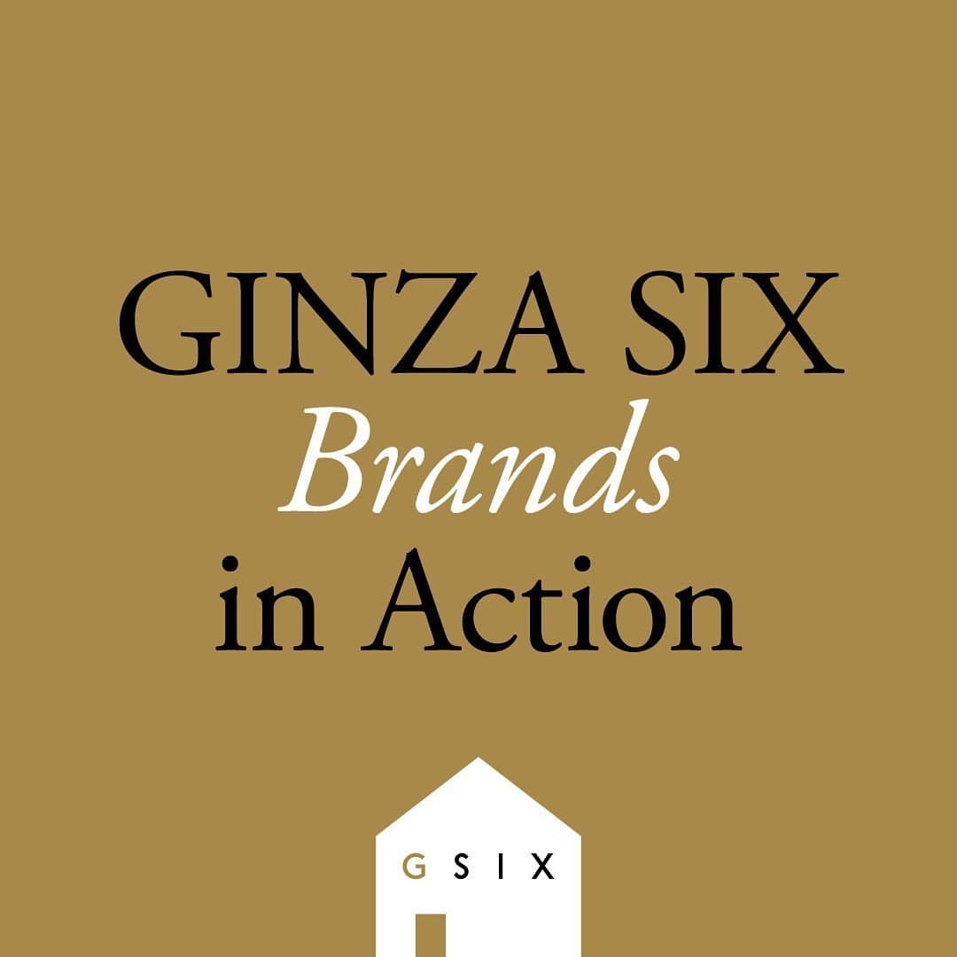 #ぶらエディターズ GINZA SIX オフィシャルさんのインスタグラム写真 - (#ぶらエディターズ GINZA SIX オフィシャルInstagram)「GINZA SIXの各店舗・ブランドのウィズコロナへの取り組みを紹介する「GINZA SIX Brands in Action」。 ヴァン クリーフ＆アーペルは「いつもとは違う形で、ご一緒に。」を合言葉に、ジュエリー文化を育み、そのDNAを未来へ継承するためにその創造性の源にある驚きや魅惑に満ちたジュエリーに関するストーリーやそれにまつわる作品を、様々なデジタルツールを通して紹介しています。 なかでも公式WEBサイトのヘリテージ ギャラリーでは、「フローラル」や「アルハンブラ」といったメゾンを語るうえで欠かせないコレクションの知られざるヒストリーを、発表当初のポスターのビジュアルなどを交えて公開。現在世界が直面しているかつてない困難を前に、常に大切にしてきた価値、すなわち、ハイジュエリーや時計の文化的価値を共有することで、心の自由を。そこには苦難の時も超えて今に受け継がれるジュエリーの美しさがあります。 ヘリテージギャラリーはこちら →www.vancleefarpels.com/jp/ja/nanosites/stories.html  GINZA SIX Brands in Action: how our shops and brands are responding to COVID-19—and providing some much-needed cultural relief. Van Cleef & Arpels has been exploring “a different way of being together” through a variety of different digital channels by sharing stories behind its creative approach to crafting jewelry and watches. The jewelry maison has opened “The Heritage Gallery” on its official website, where it presents the history behind iconic jewelry collections like Flora and Alhambra alongside some of the historical posters and artwork. The maison’s support of creativity and excellence in jewelry and watchmaking is a reminder that in times like these, we must nurture the values that “bind us together and free the spirit.” View “The Heritage Gallery” here: www.vancleefarpels.com/jp/ja/nanosites/stories.html  #ヴァンクリーフアーペル #vancleefarpels #ginzasix #ginzasixathome  @vancleefarpels @ginzasix_official」5月28日 9時15分 - ginzasix_official