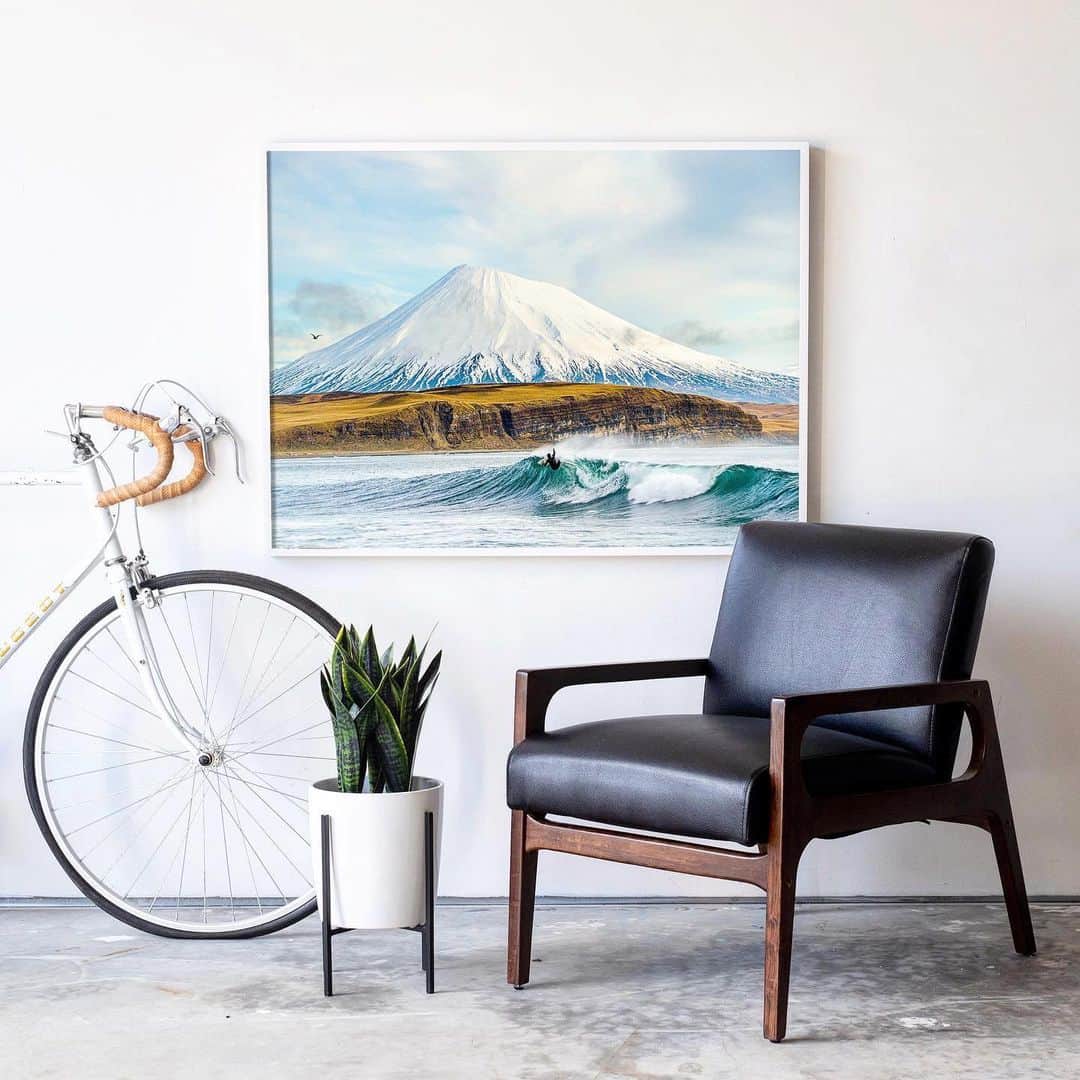 クリス・バーカードのインスタグラム：「Get your Dad what he really wants... no, not a bike! A print from our shop for Fathers Day during our SUMMERSHERE sale. All books, prints & merch is 20% off at www.ChrisBurkardshop.com use code SUMMERSHERE at checkout 🤙」