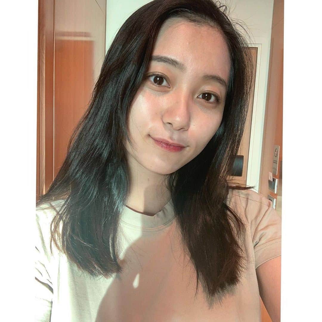 工藤綾乃のインスタグラム：「今日、5月28日24歳になりました！！！ 沢山DM届いてて嬉しかったです🎁 しっかり飛躍出来るよう頑張って行きます！！不器用な私ですがどうか皆さんついて来てね！！これからも応援よろしくお願いします^_^」