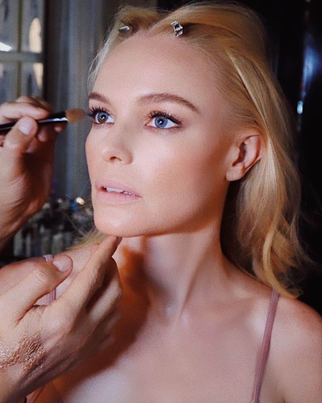 Hung Vanngoさんのインスタグラム写真 - (Hung VanngoInstagram)「#KateBosworth (@katebosworth) ⭐️💫⚡️✨🌟. 📷 @lomeetsworld 💇 @bridgetbragerhair 💄 @hungvanngo」5月28日 10時16分 - hungvanngo