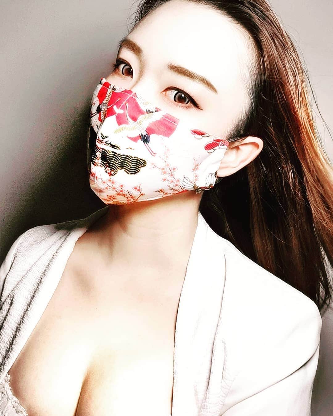 Nicole Chenさんのインスタグラム写真 - (Nicole ChenInstagram)「The latest mask trends! Are you interested to get! One of them! Inbox me exclusive! ANd follow @sleeks.co Discount code : ILOVENICOLE #mask #fashionablemask #fashionmask #singaporemask #抖音#抖音有毒 #抖音上瘾 #抖音精选 #抖音短视频 #douyinvideos #uzzlang #korean #chinese #asian #tiktokchina  #uzzlangstyle #douyin #抖音日常 #抖音上癮 #抖音短視頻 #tiktok #douyinchina #小姐姐 #抖音🎵 #抖音短视频在线#情侣 #恋爱 #fashion」5月28日 10時45分 - nicolechen.tv
