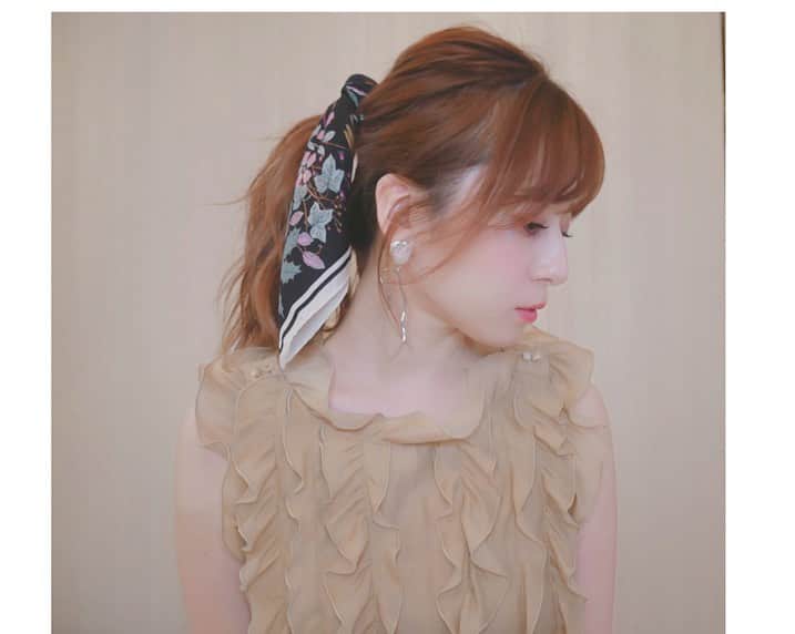 黒坂優香子さんのインスタグラム写真 - (黒坂優香子Instagram)「♡ ・ ・ 今日も一日楽しもう🧸♡ ・ ・ ・ ・ 届いた夏服を着てみた日の写真📸 ・ ・ ラフなポニーテールも スカーフを付けるだけで きちんとしてる感が出るから好き♡ ・ ・ ・ #くろさかみのけ　#このタグ忘れてた　#deicy  #ゆかこーで」5月28日 11時11分 - yukakokurosaka0606