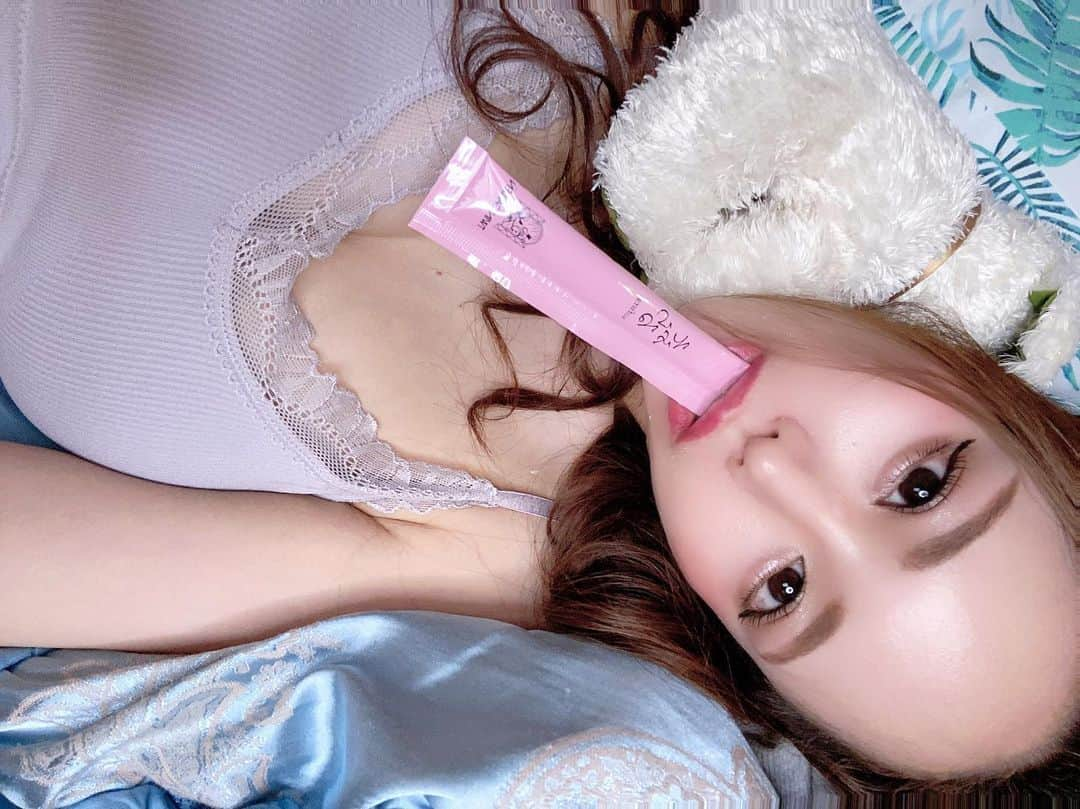 桜ゆみさんのインスタグラム写真 - (桜ゆみInstagram)「. このキャミソールがお気に入りすぎて 追加でまたオーダーした🥺💕🐻💖 すごい着心地いい😌✨✨✨ .  #おうち時間 #お家時間 #おうちにいよう  #早く夏になれ  #fabric #新宿ファブリック #ファブリック #ラウンジ #キャバクラ #キャバ嬢 #歌舞伎町 #歌舞伎町キャバ嬢 #桜ゆみ #ColorHasNoGender #집콕중」5月28日 11時30分 - yumi.sakura1111