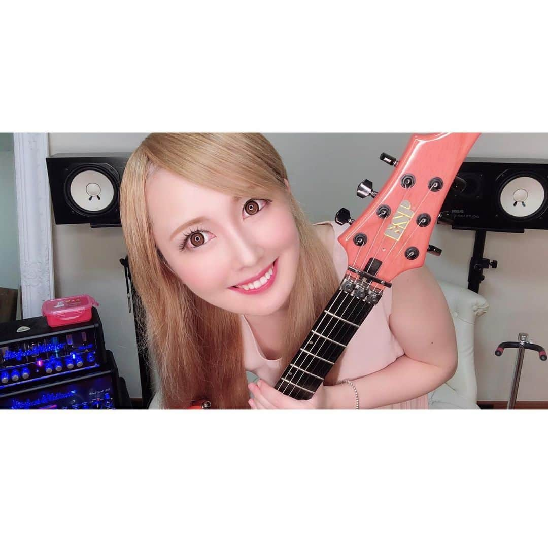 トキさんのインスタグラム写真 - (トキInstagram)「自粛期間、もりりん毎日弾いてます🎸 #ESP #FOREST #Aldious #アルディアス」5月28日 22時53分 - aldioustoki