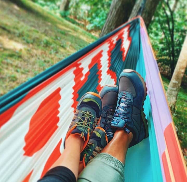 L.L.Beanさんのインスタグラム写真 - (L.L.BeanInstagram)「If you need us this summer, we'll be hanging out in the backyard. #BeanOutsider (📷: @tracyandsquad)」5月28日 22時55分 - llbean