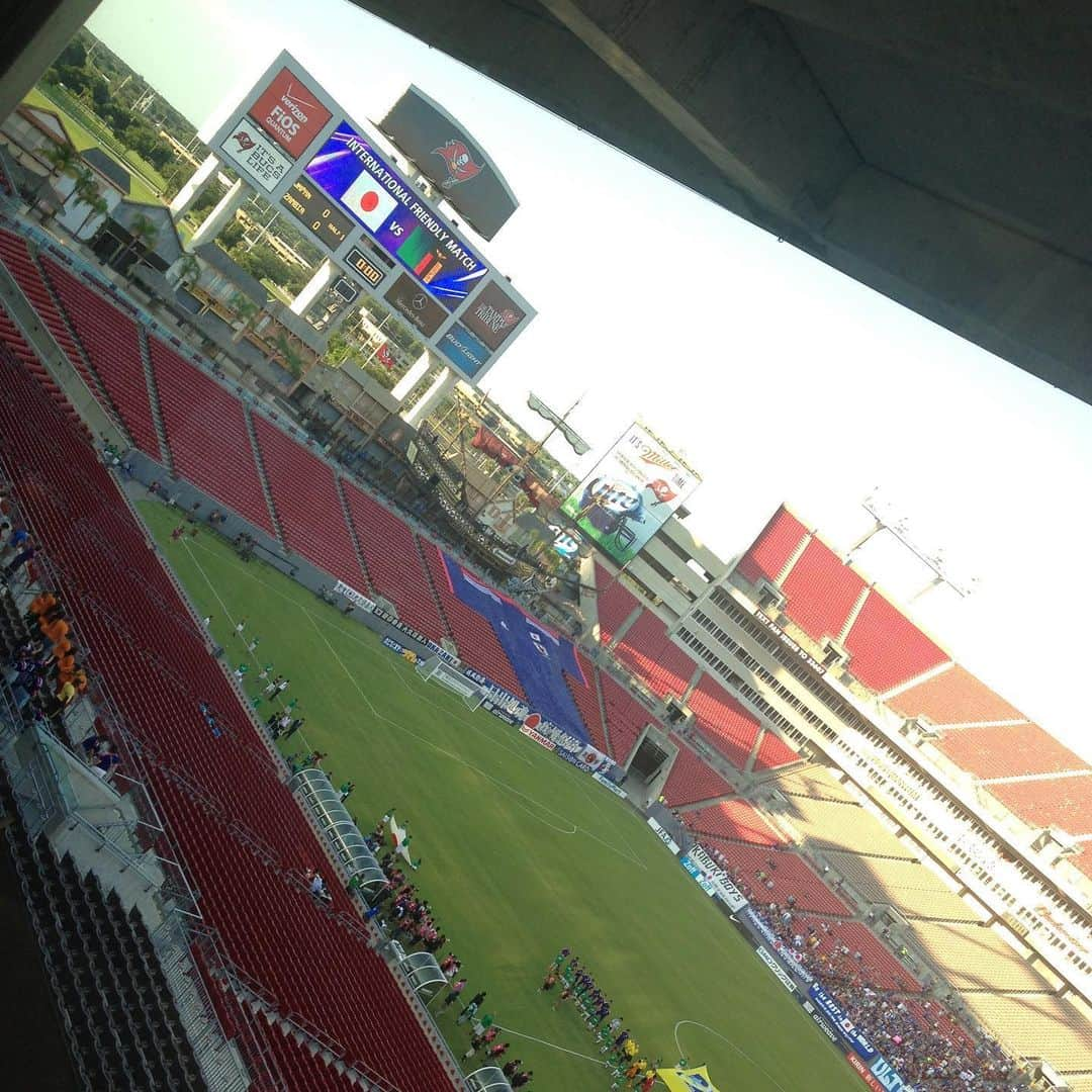 福西崇史さんのインスタグラム写真 - (福西崇史Instagram)「. 2014ブラジルW杯前のアメリカタンパ合宿の思い出✨ . コスタリカ🇨🇷とザンビア🇿🇲との親善試合⚽️ アメフトの会場🏈でサッカーの試合⚽️ さすがアメリカ🇺🇸 . いいところやった〜🏖 . #思い出 #アメリカ #タンパ #ブラジルw杯事前合宿 #温暖 #泳ぎたかった #コスタリカ #ザンビア #親善試合」5月28日 21時36分 - takashi_fukunishi