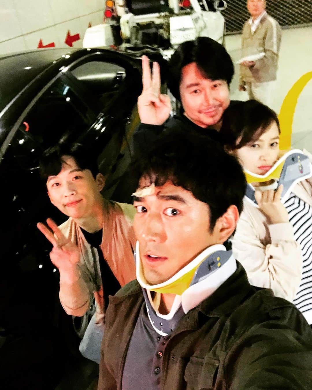 チョ・ハンソンのインスタグラム：「팀웍과 분위기좋은 현장 미쓰리는 알고있다~!! 얼마 남지 않은시간 .. #강성연  #양기원  #김대건 #한달째같은옷  #mbc」