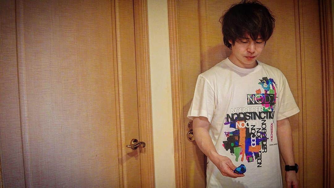 石田太志のインスタグラム：「NODD(@nodd_jp) released new items. These are awesome! You guys should check out them😄 ･ #footbag #taishiishida #soccer #follow #worldchampion #performance #performer #instagramer #hackysack #nodd #fashion #apparel #art #handicap #handicapped #handicapart」