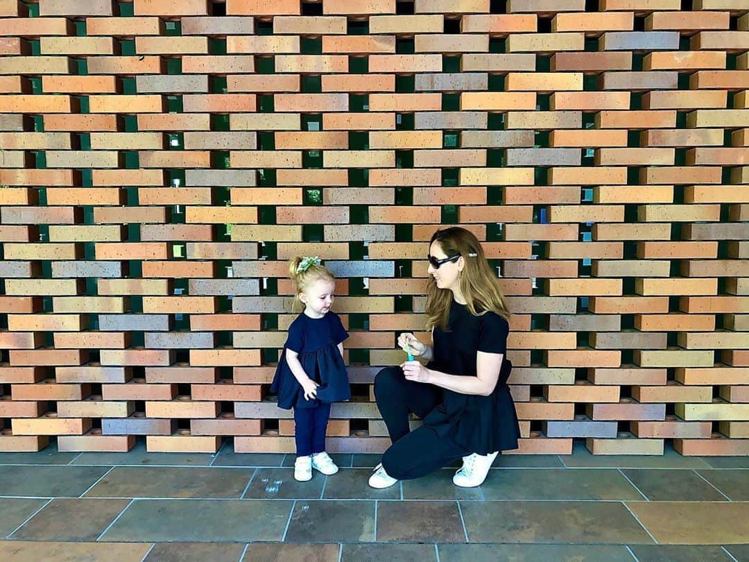 のインスタグラム：「Can’t believe mini will be 2 years old in a month. Always stay my sweet baby. Mother daughter matchy matchy today wearing @amica_kids (gifted) super comfy and pretty T-shirt dress !」